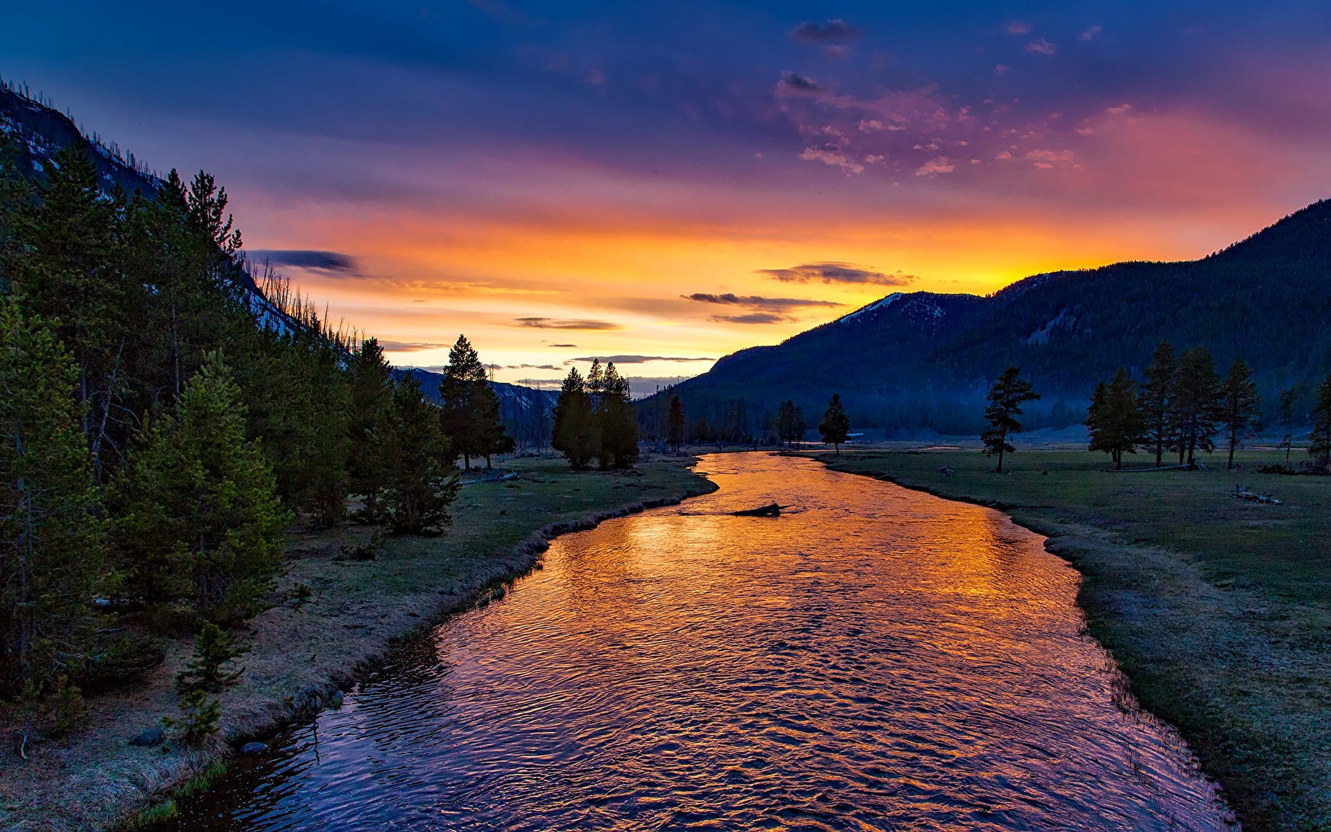 Pictures USA Wyoming, Yellowstone River Nature mountain park forest Scenery sunrise and sunset Rivers 1920x1200 Mountains Parks Forests Sunrises and sunsets landscape photography river