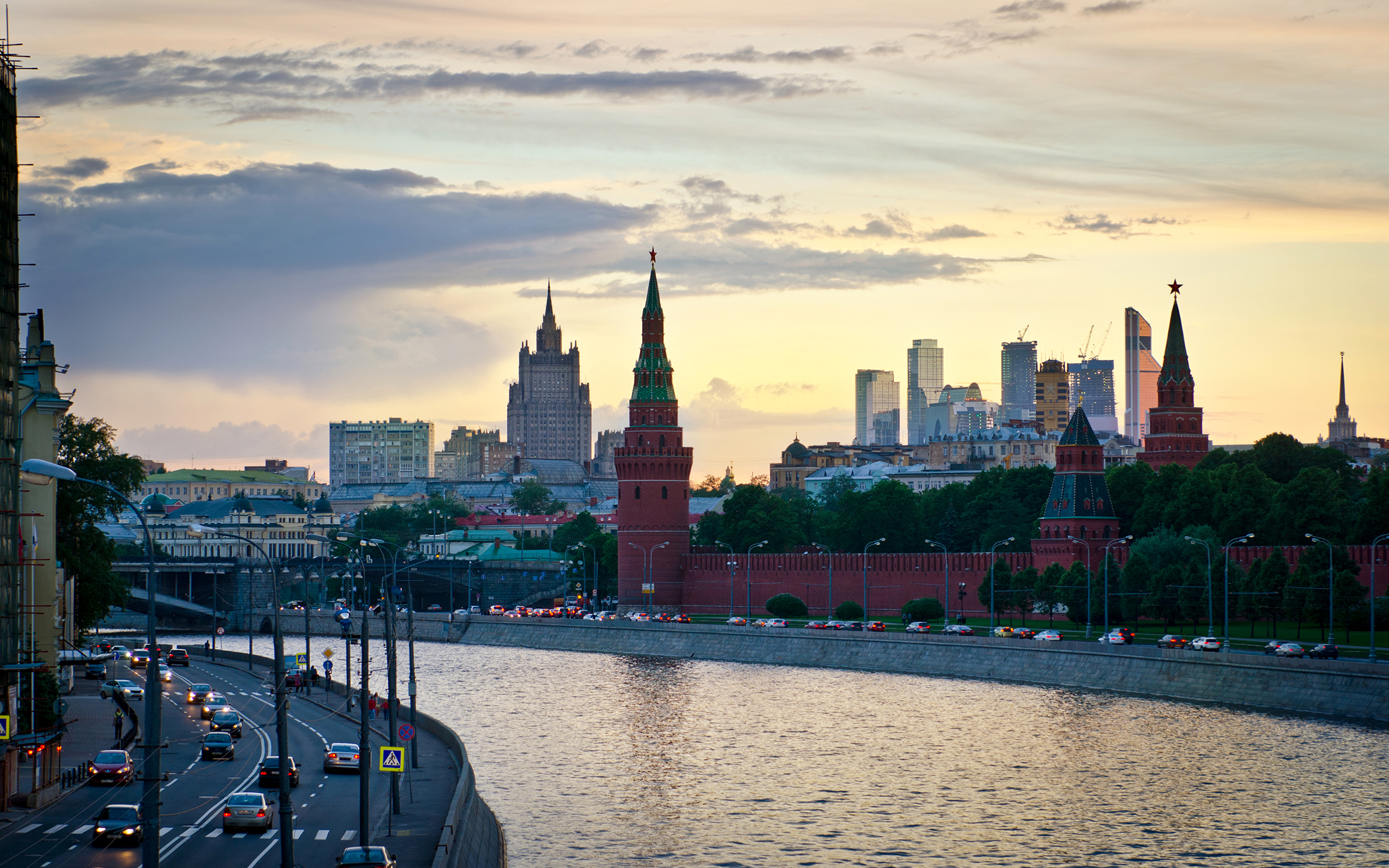 Все предложения москва. Москва река панорама. Реки Москвы. Москва 4к. Котельническая набережная.