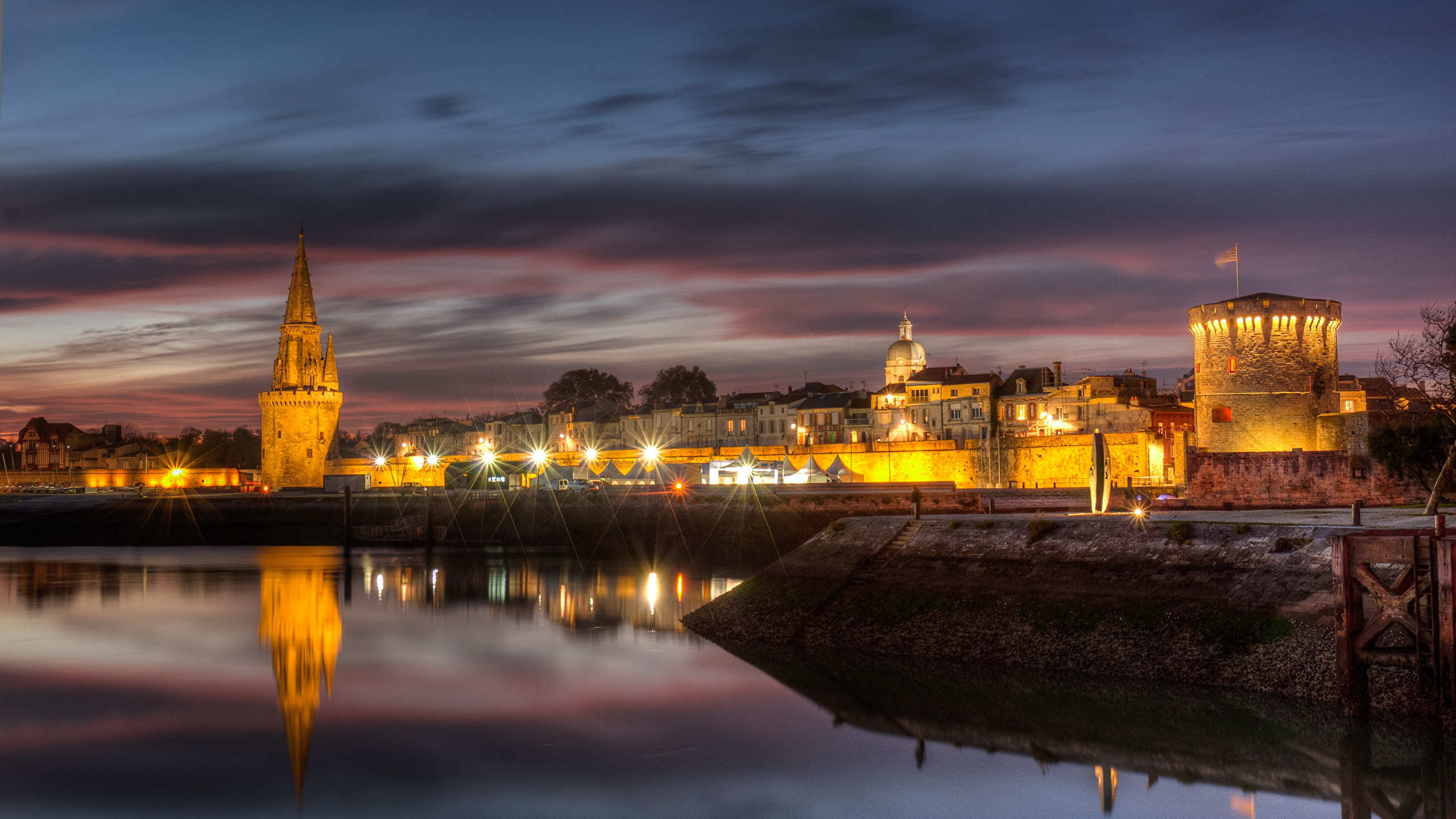 壁紙 2560x1440 フランス 海岸 La Rochelle 夜 街灯 都市 ダウンロード 写真