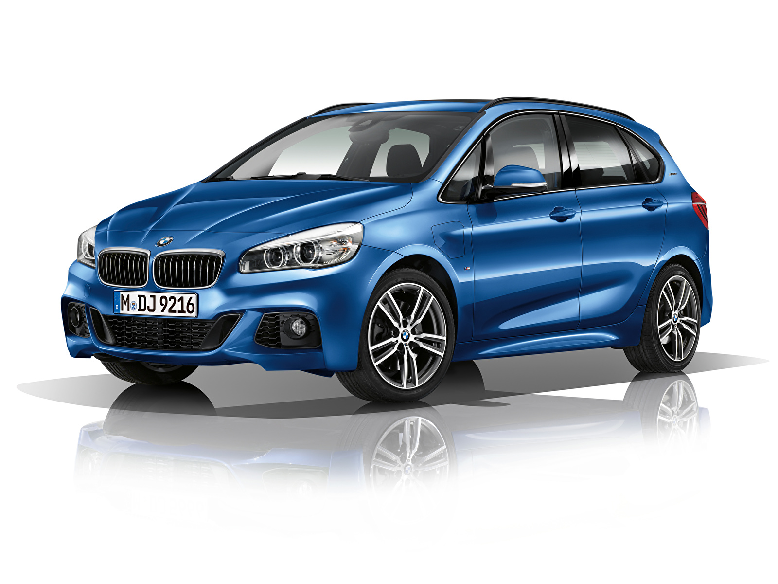 Обои для рабочего стола BMW 2015 M2 Tourer F45 синяя 1600x1200