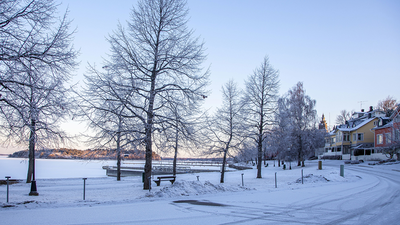 壁紙 1366x768 フィンランド 冬 住宅 道 Naantali 雪 木 自然 ダウンロード 写真