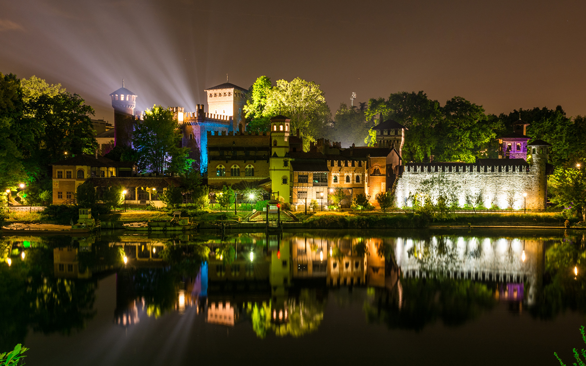 Картинка Италия Turin река в ночи Дома Города 1920x1200