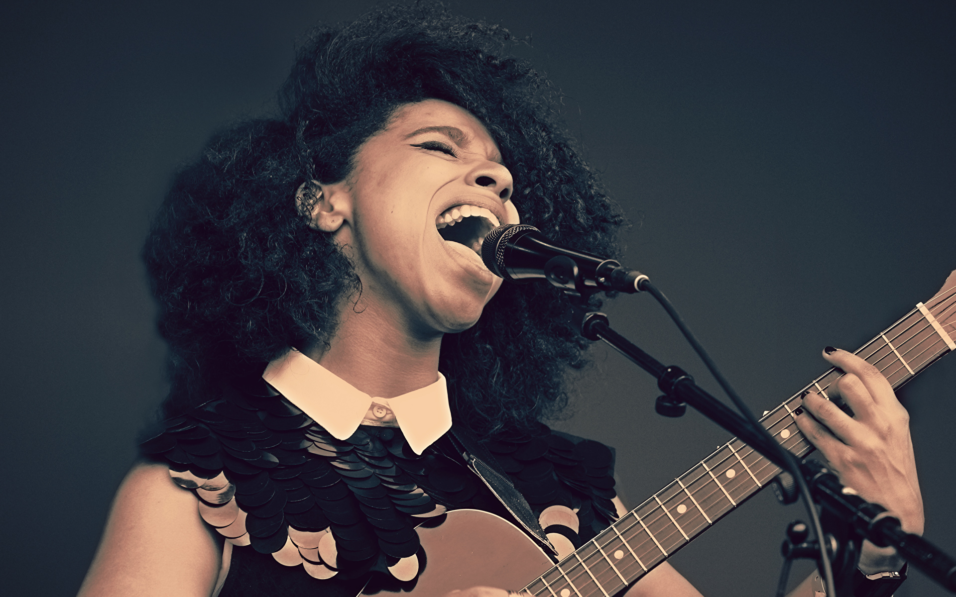 Fotos von Gitarre Mikrofon Mädchens 1920x1200 junge frau junge Frauen