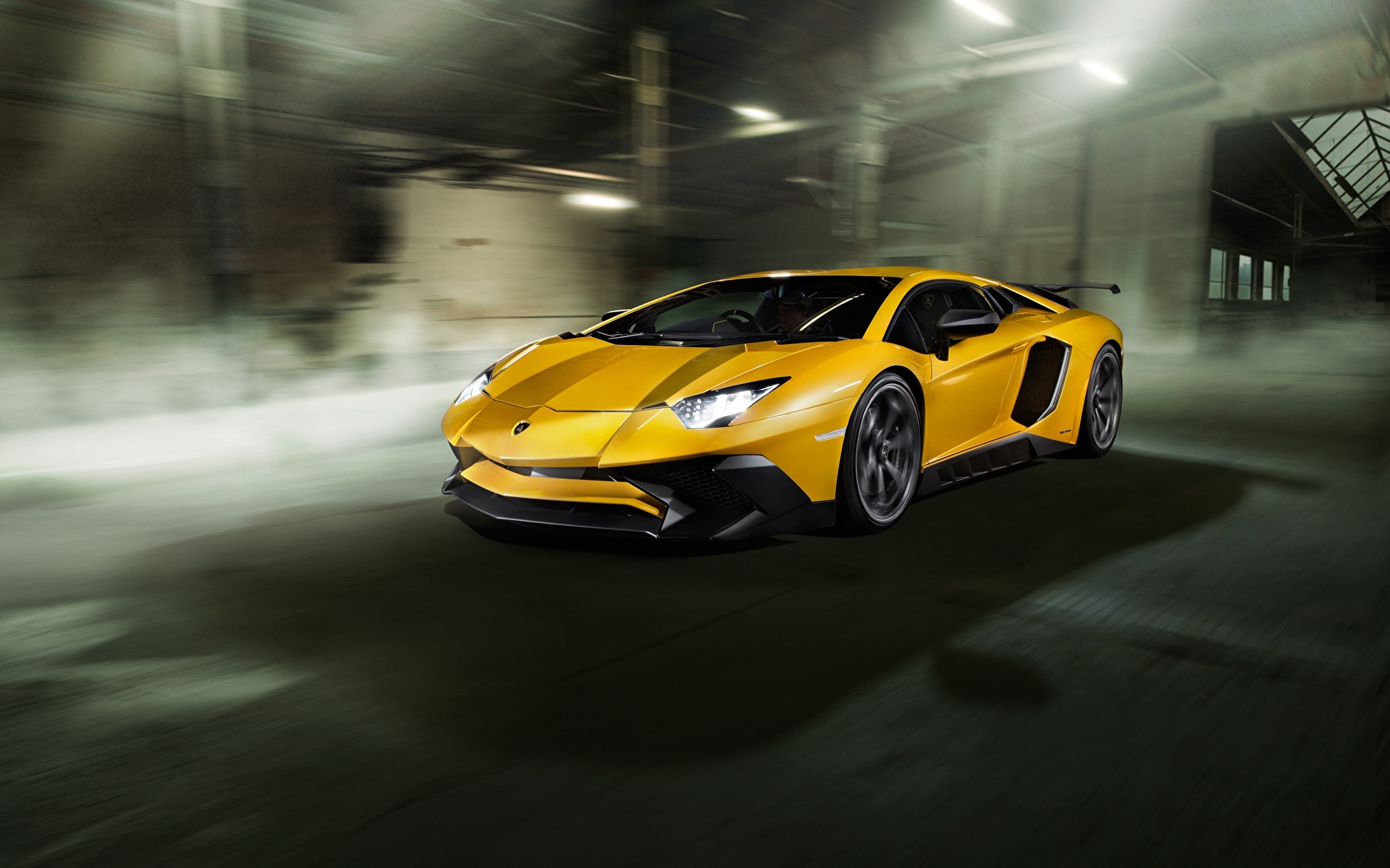 Lamborghini авентадор желтая