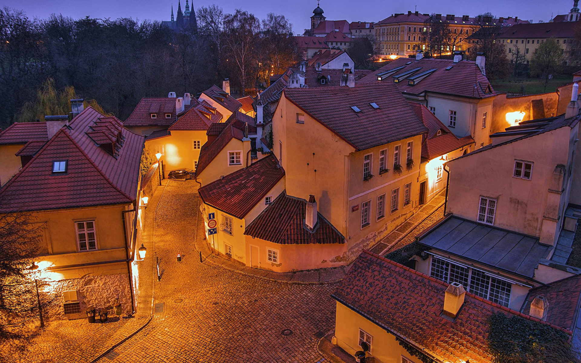 Фото Прага Чехия улиц Вечер Сверху Уличные фонари Дома 1920x1200