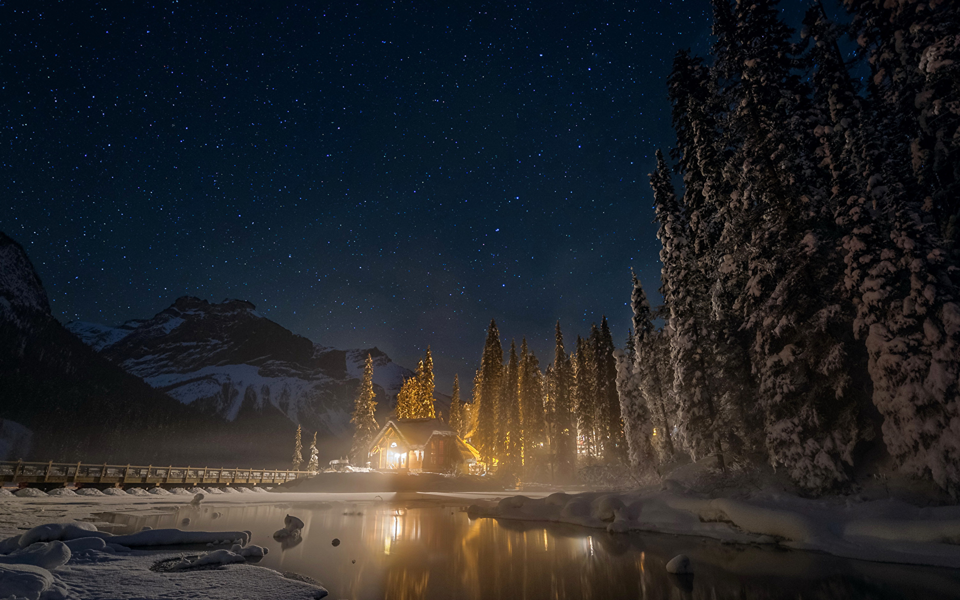 壁紙 19x10 カナダ 湖 山 森林 冬 Emerald Lake 夜 自然 ダウンロード 写真