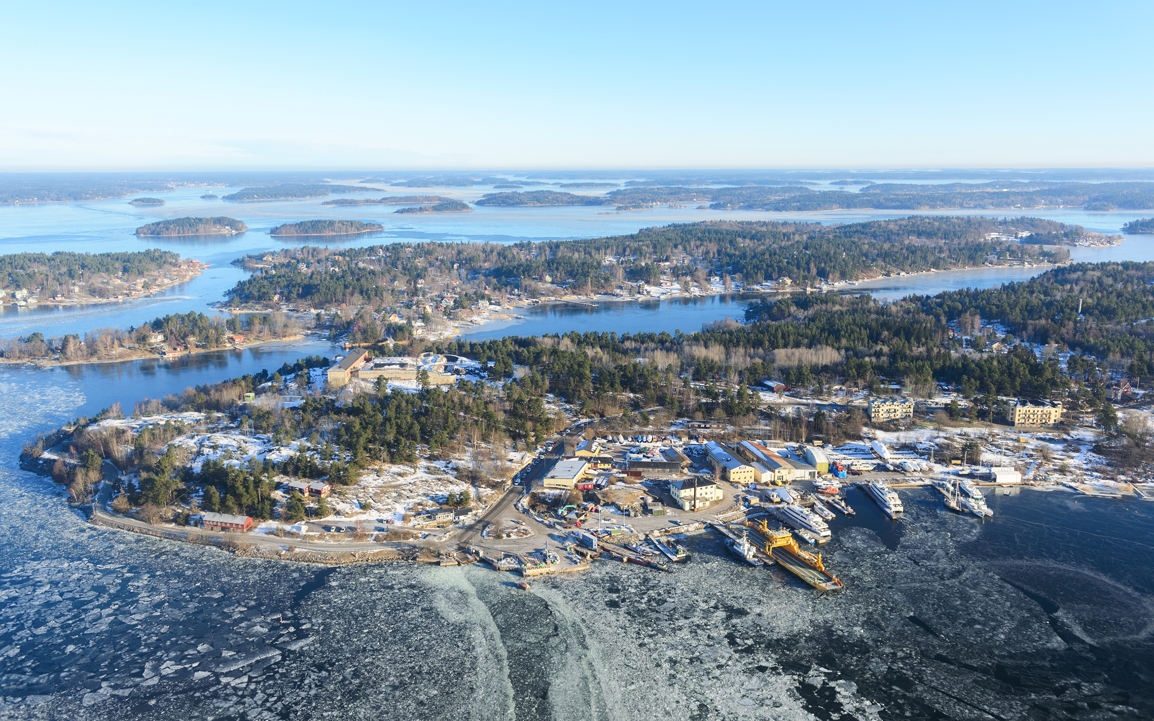 Tapeta Szwecja Zima Natura Wyspa Jezioro miasto 3840x2400 przyroda Miasta