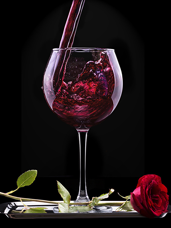 Картинки Вино роза Красный цветок Еда бокал на черном фоне 600x800
