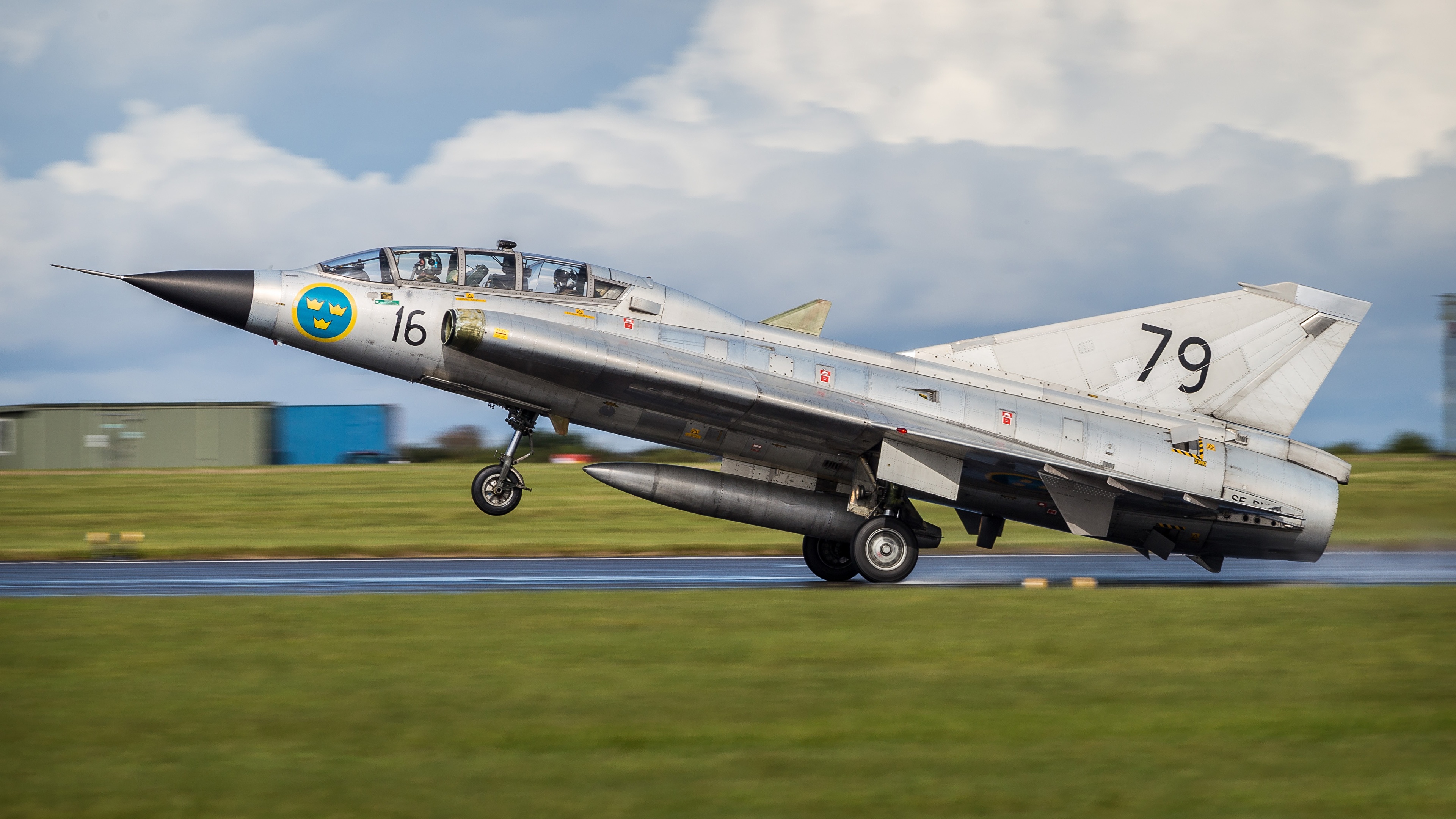 壁紙 3840x2160 飛行機 戦闘機 Saab 35 Draken Swedish 離陸 側面図 航空 ダウンロード 写真