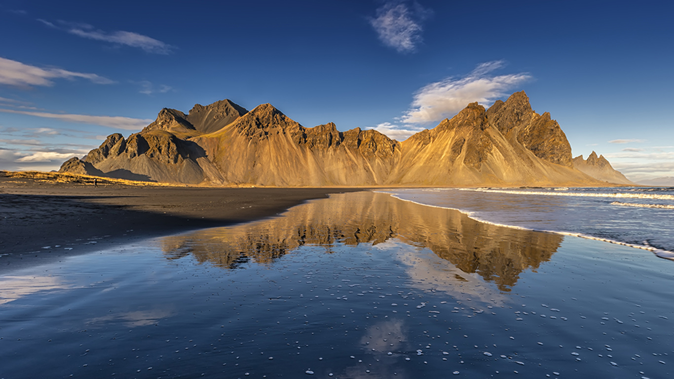 壁紙 1366x768 アイスランド 海岸 山 倒影 自然 ダウンロード 写真