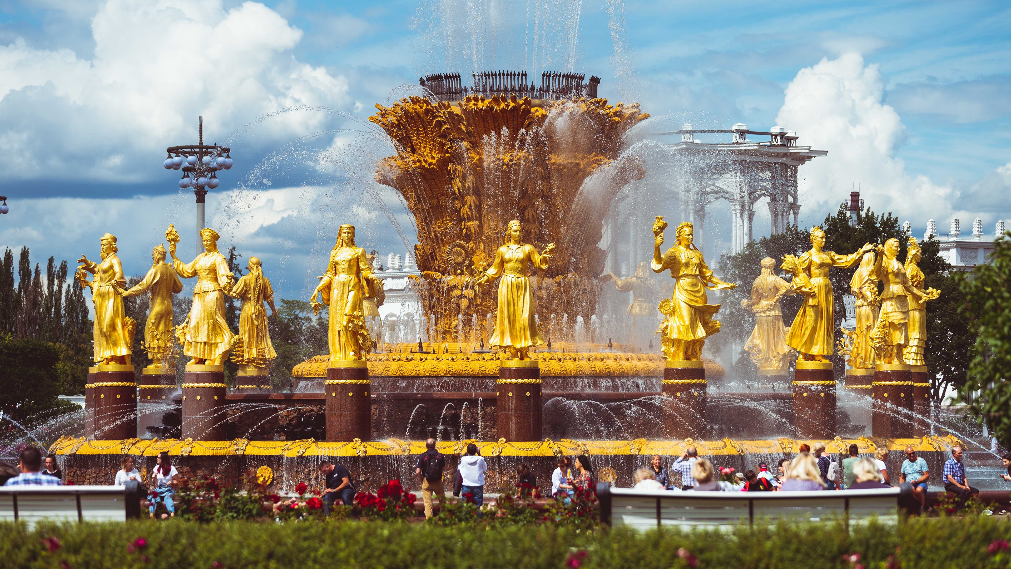壁紙 3840x2160 モスクワ ロシア 噴水 彫刻 公園 Vdnkh Fountain Friendship Of Peoples 金色 都市 ダウンロード 写真