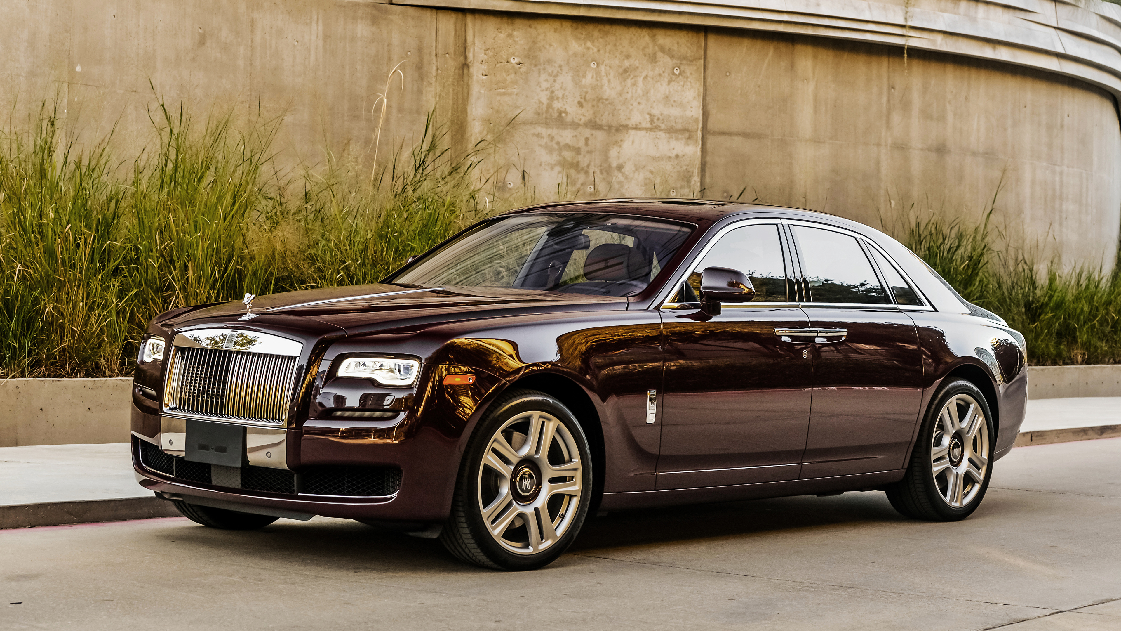 burgundy rolls royce phantom