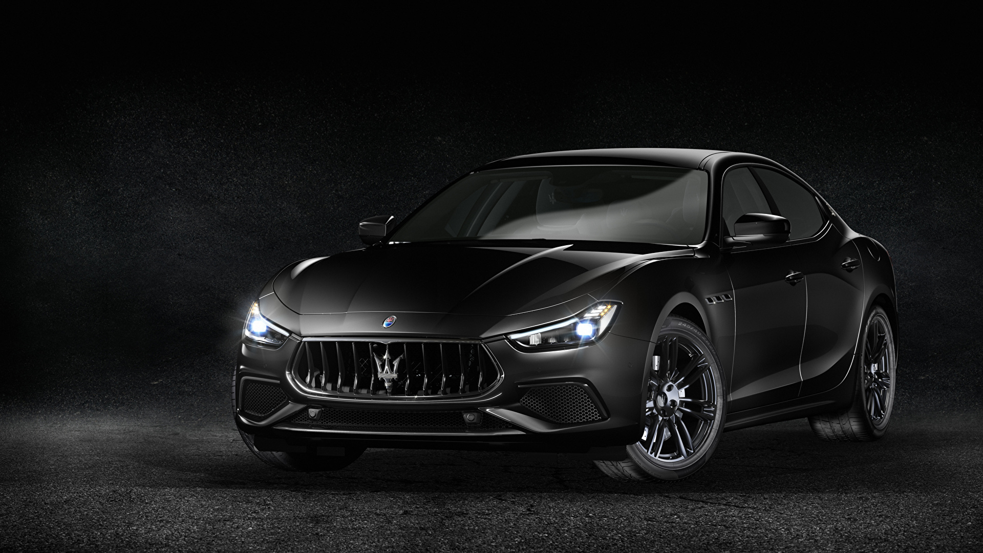 壁紙 19x1080 マセラティ 18 Maserati Levante S Q4 Nerissimo グレーの背景 灰色 自動車 ダウンロード 写真