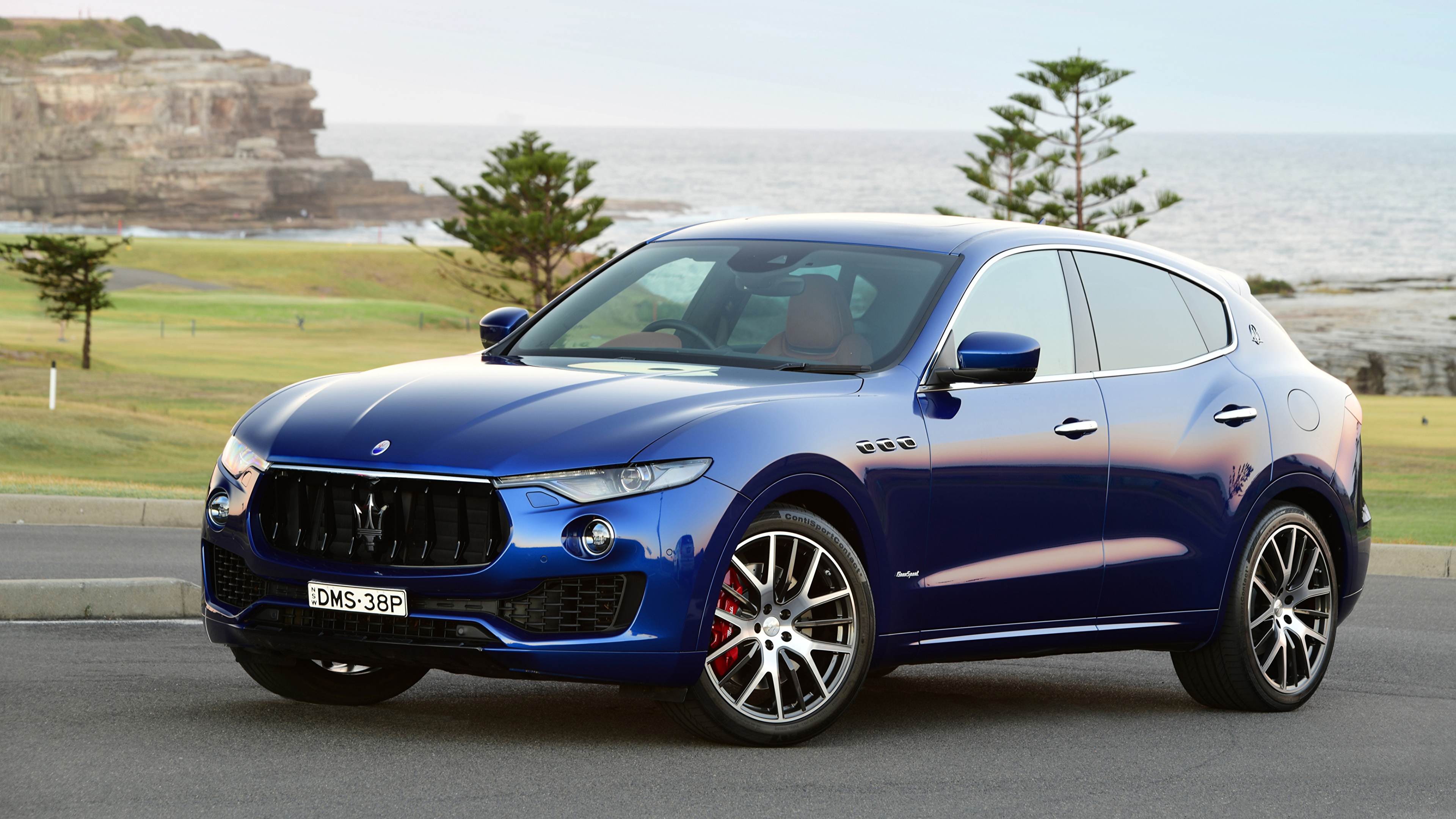 壁紙 3840x2160 マセラティ 17 18 Maserati Levante S Q4 Gransport 青 メタリック塗 自動車 ダウンロード 写真