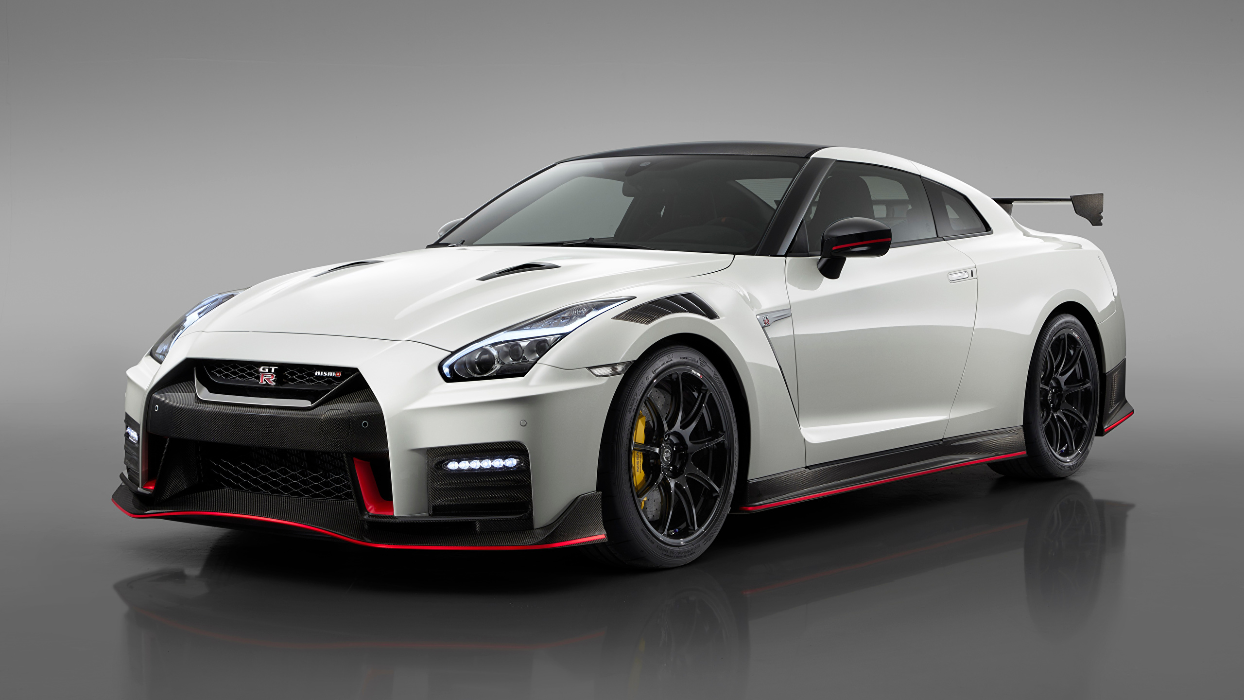 壁紙 2560x1440 日産自動車 Gt R R35 Nismo Worldwide 19 白 メタリック塗 クーペ 自動車 ダウンロード 写真