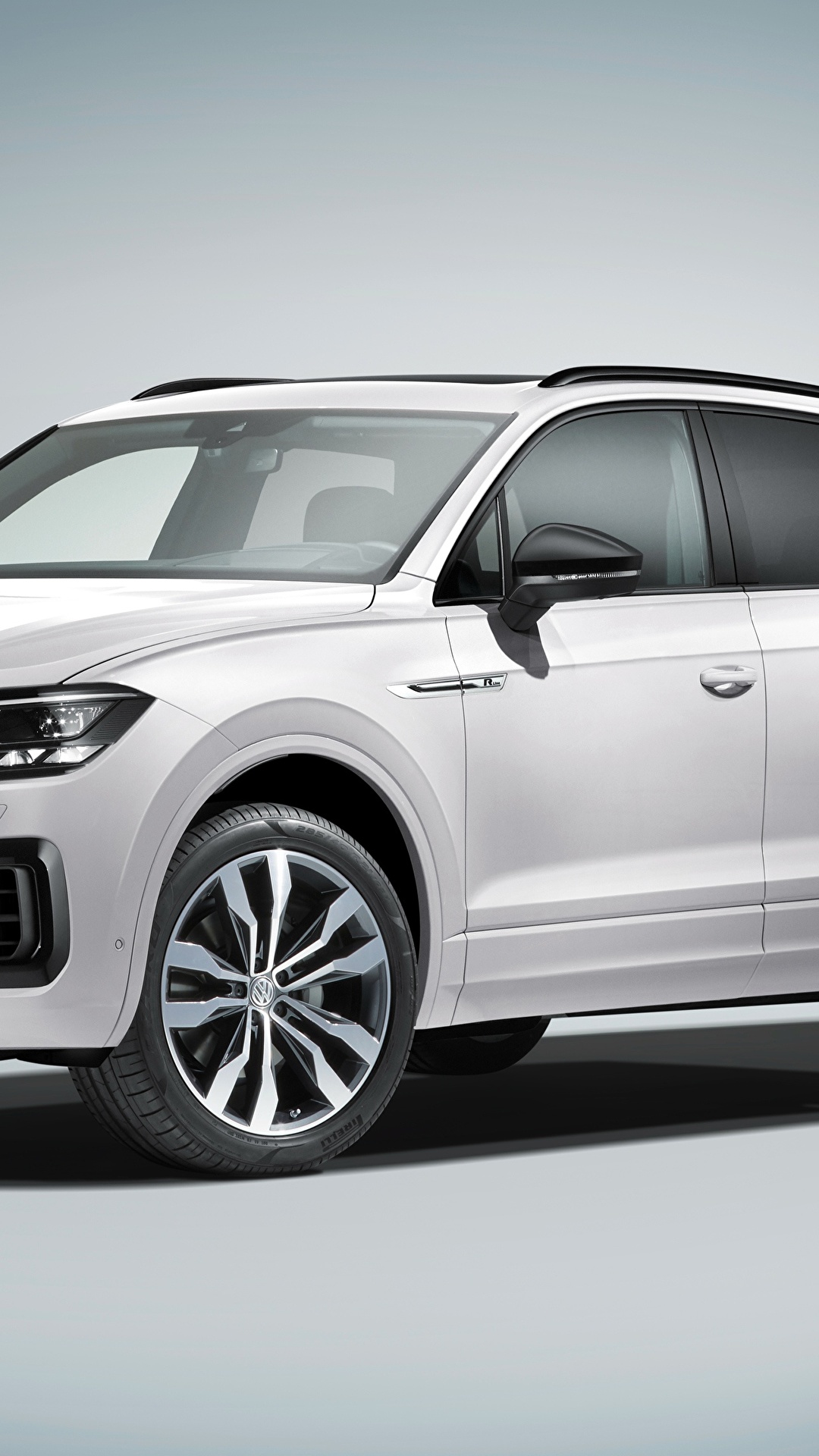 Картинка Volkswagen Touareg 2018 R-Line белые машина 1080x1920