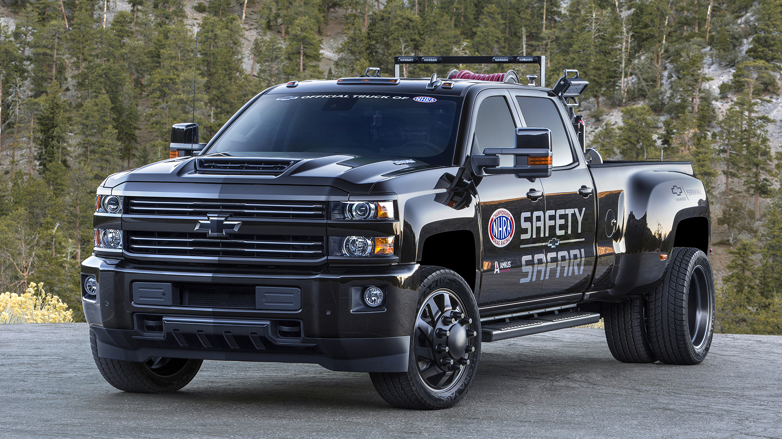 Фото Chevrolet 2018 Silverado 3500HD Safety Safari Concept 2560x1440