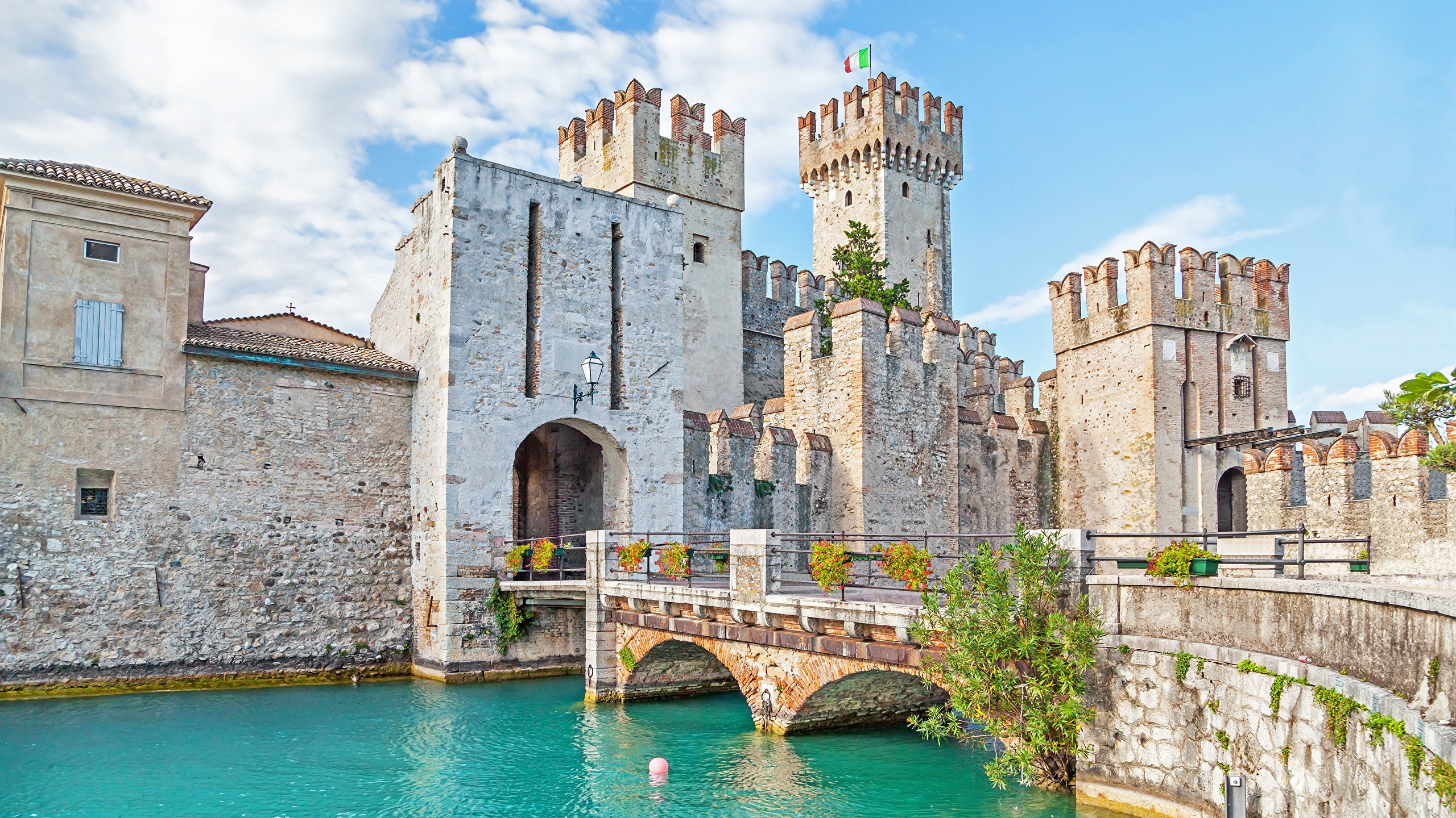 Image Italy Scaliger, Sirmione castle Bridges Cities 2560x1440