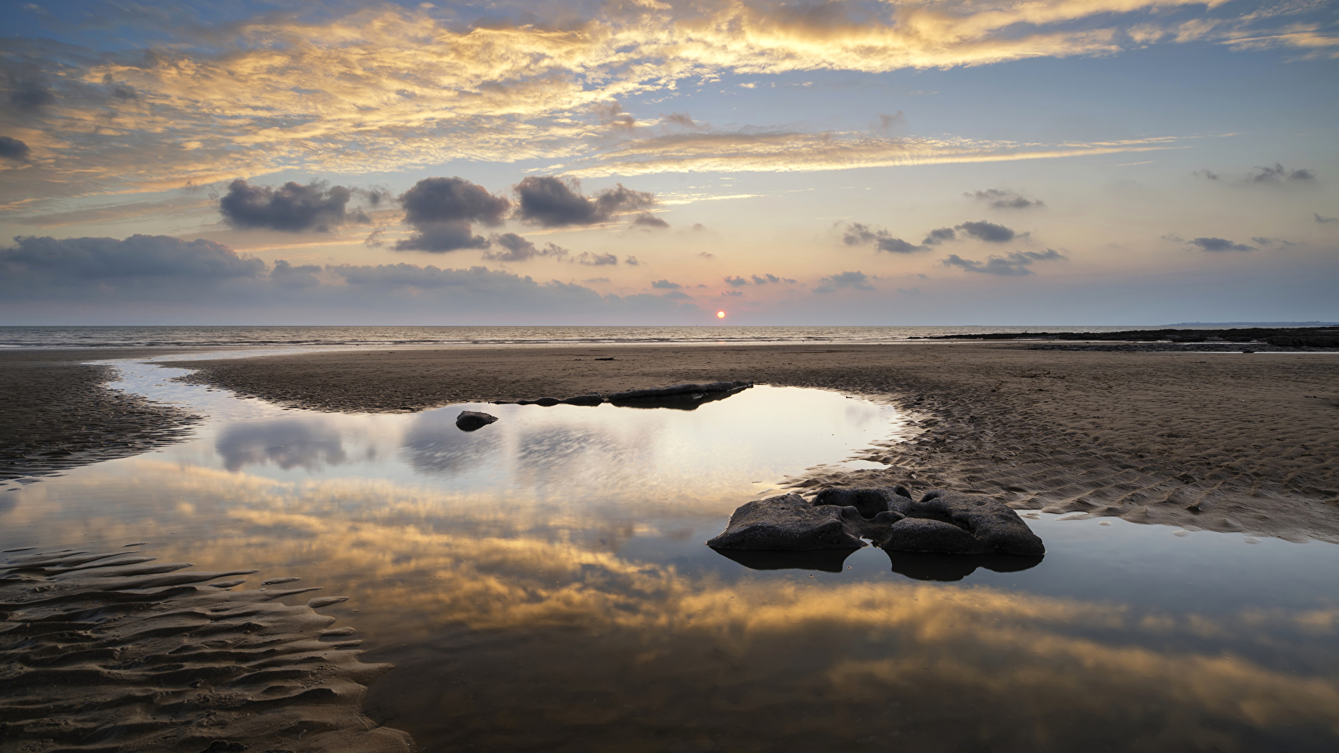 壁紙 19x1080 イギリス 風景写真 朝焼けと日没 海岸 水 空 石 Dunraven Bay 雲 ビーチ ウェールズ 自然 ダウンロード 写真