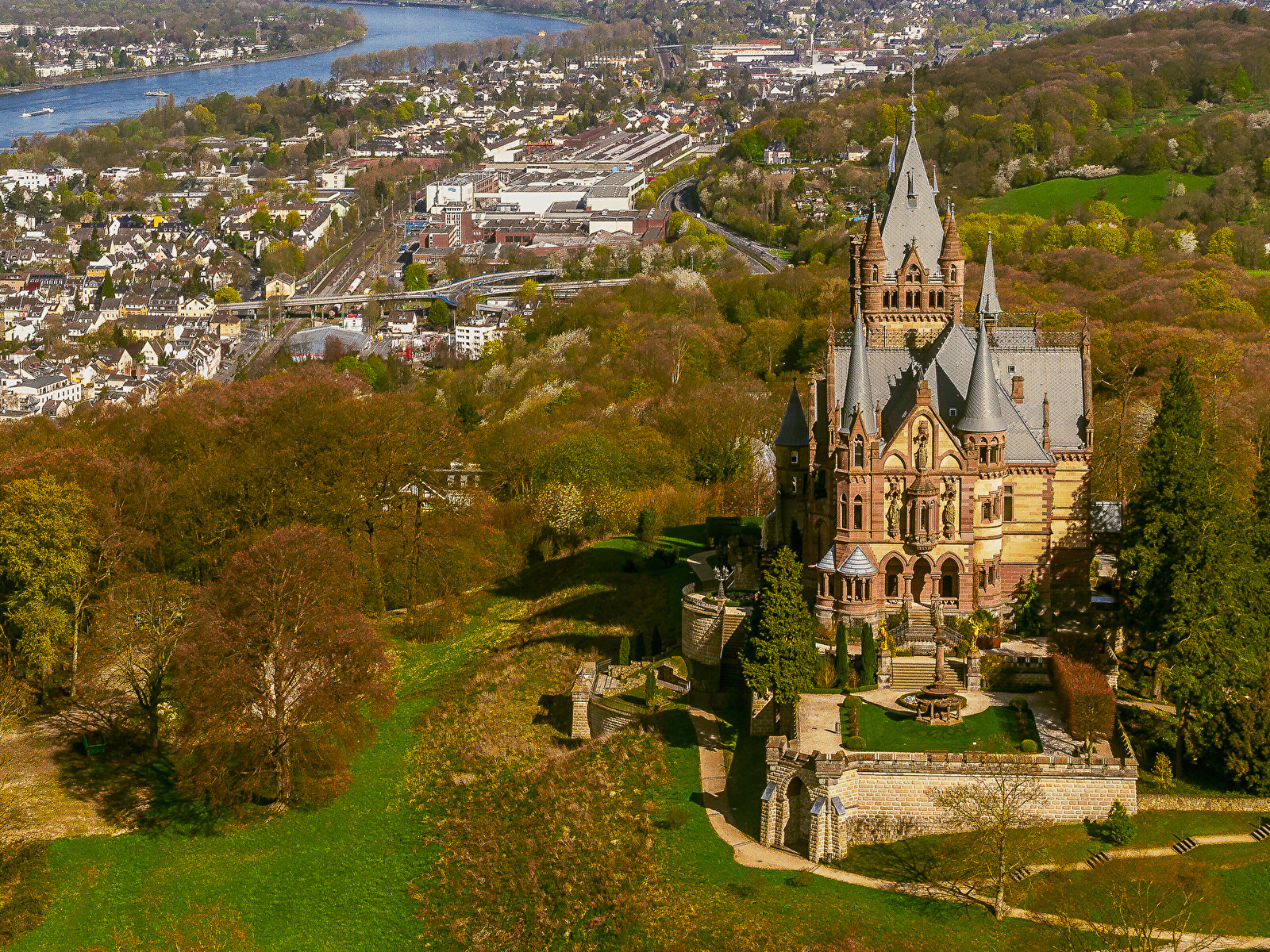 Фото Германия Drachenburg Schloss Осень замок Сверху Дома 1600x1200