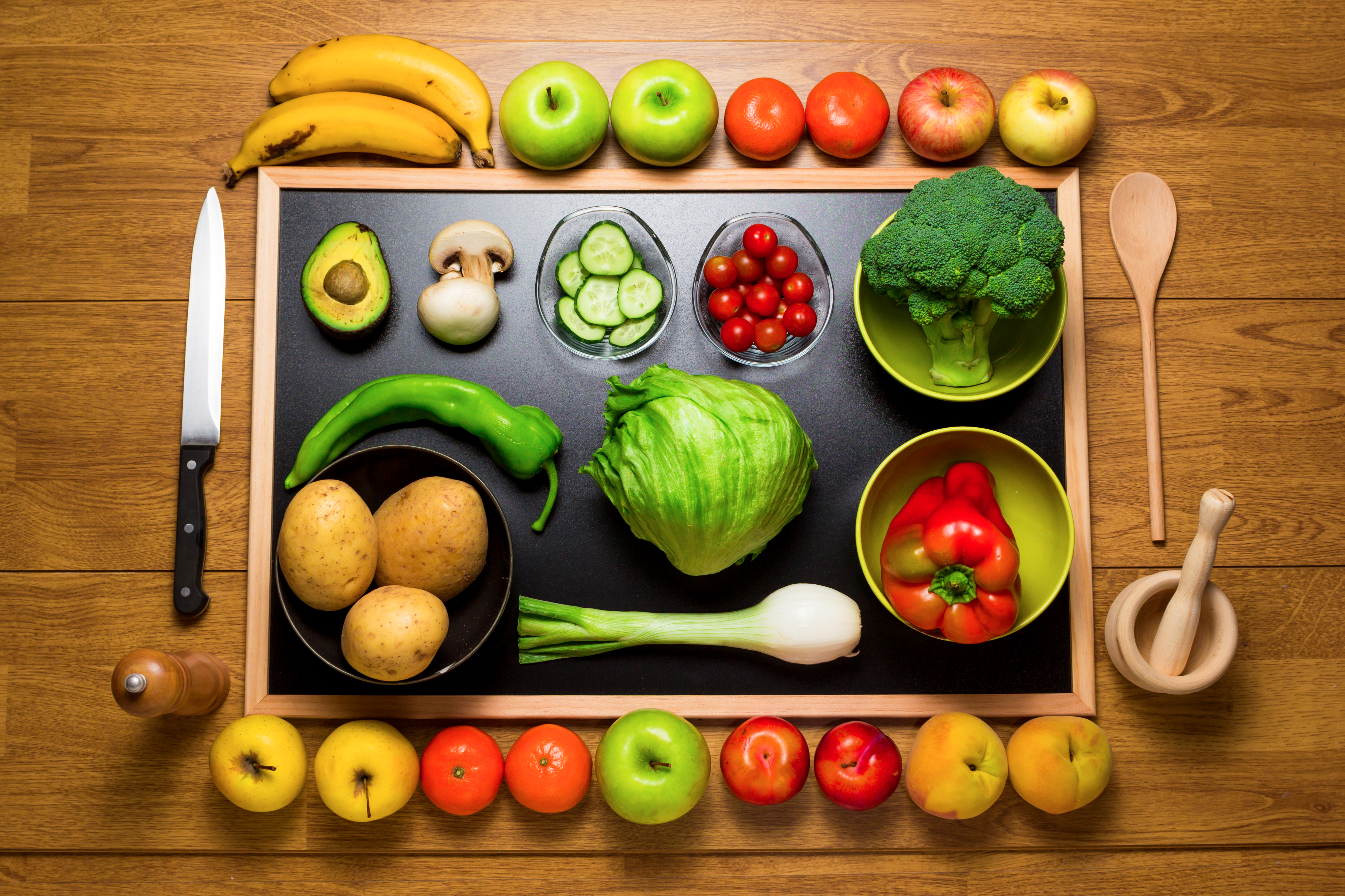 Ешь больше фруктов и овощей. Овощи и фрукты. Разные фрукты и овощи. Здоровое питание овощи и фрукты. Здоровая пища овощи.