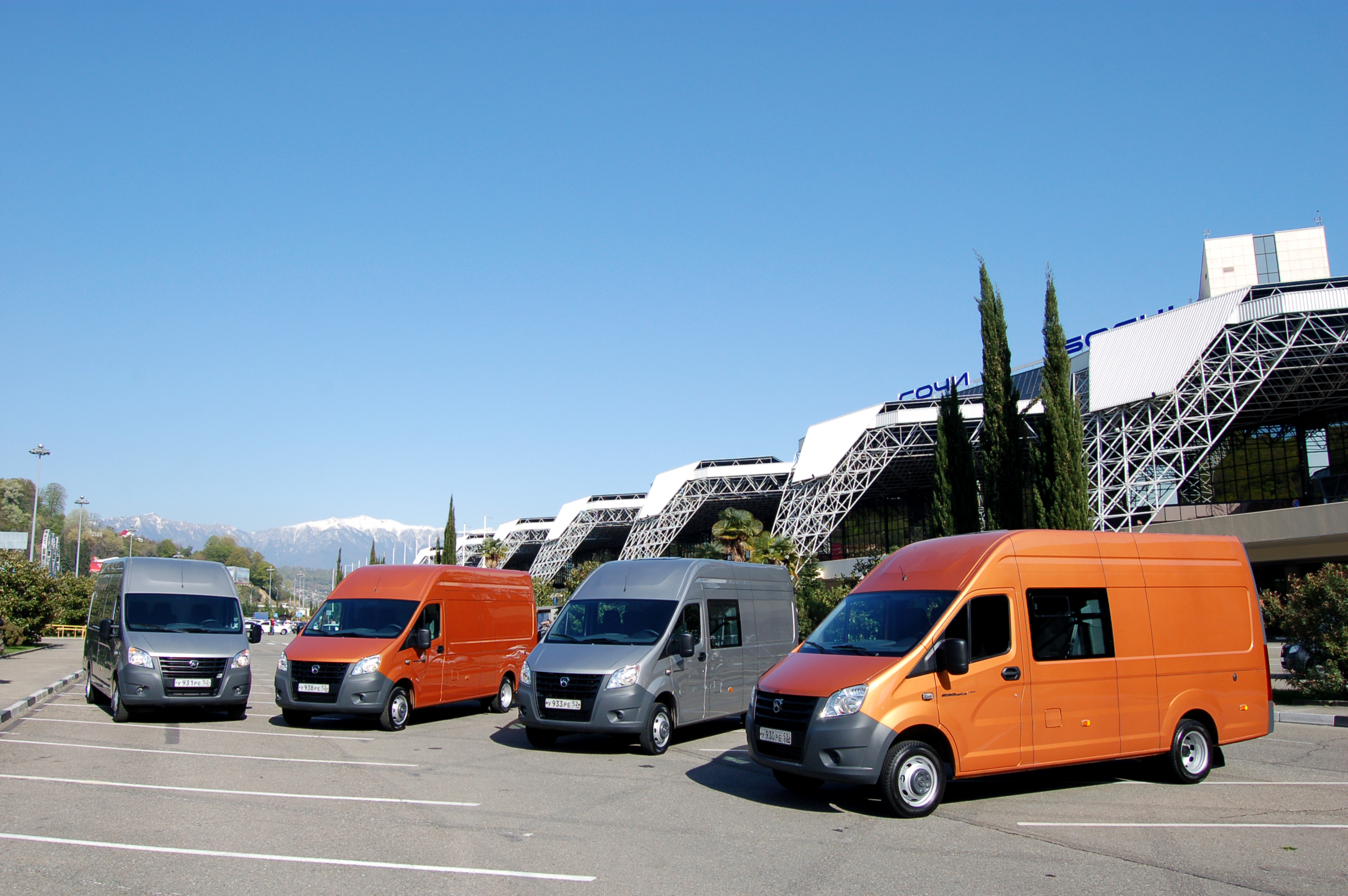 Продам коммерческий автомобиль. Газель Некст. LCV Газель автомобили. Автопарк газелей Некст. Легкие коммерческие автомобили.