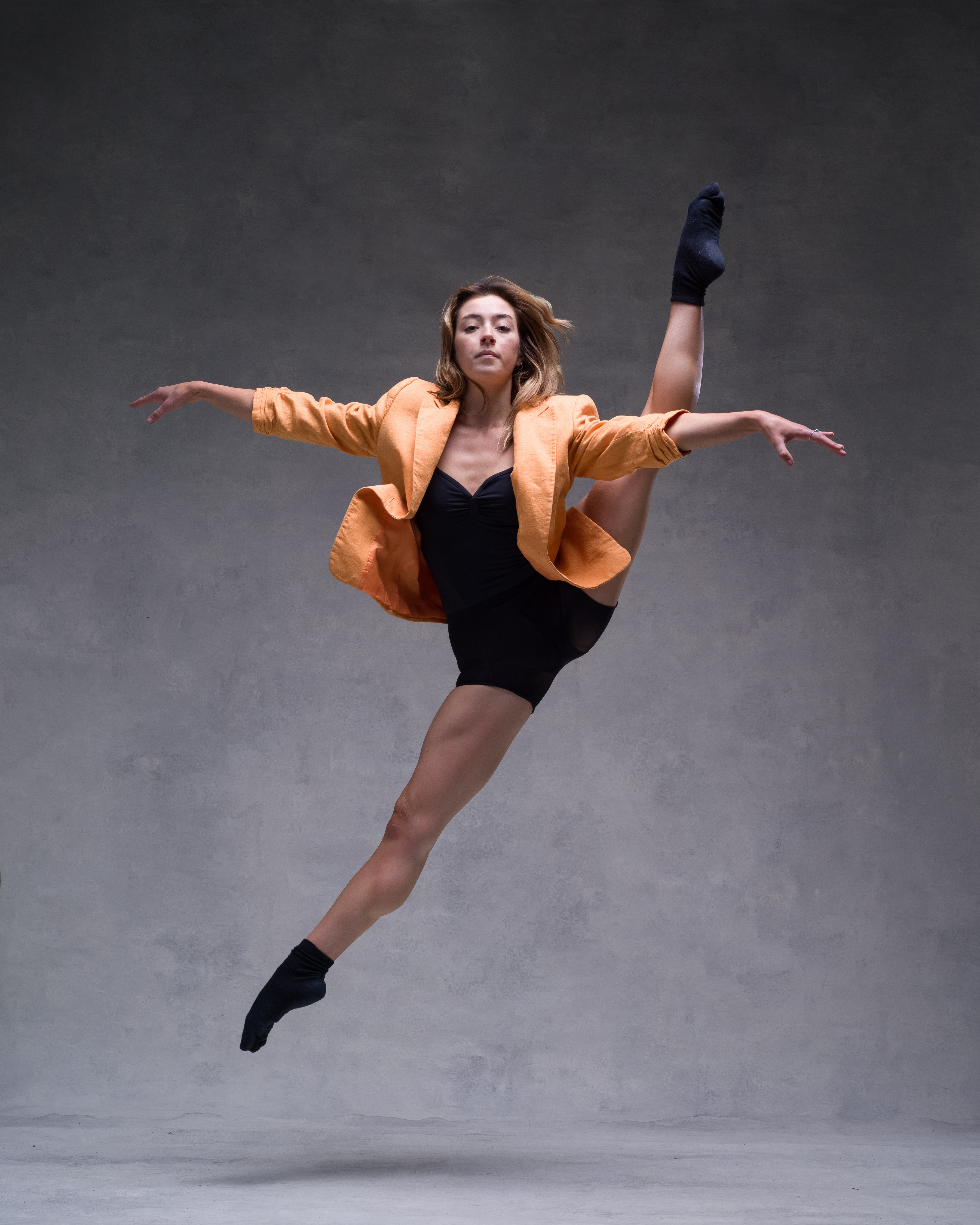 Bilder Ballett Tanz Megan Mädchens Bein Sprung 3600x4500 für Handy Tanzen junge frau junge Frauen