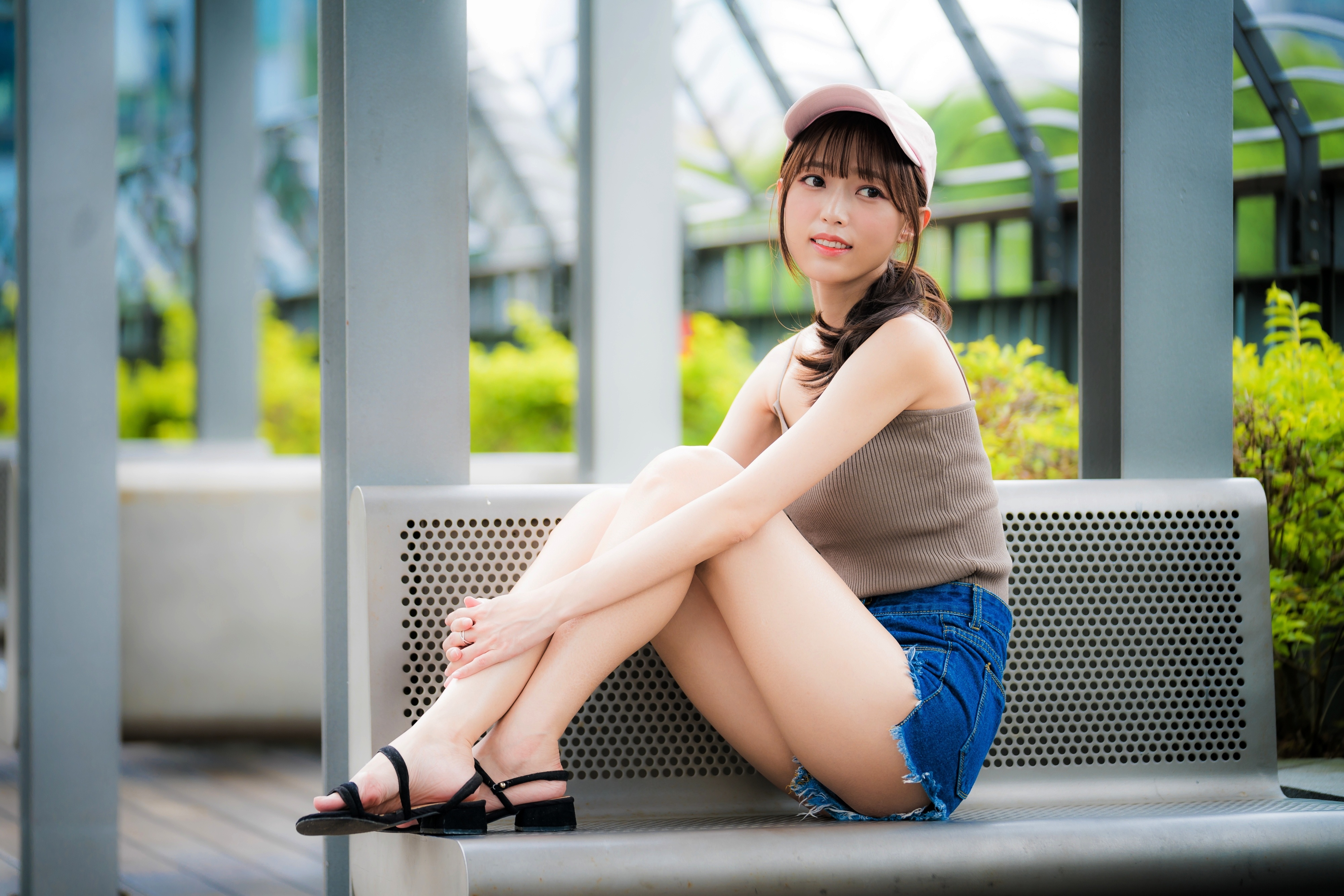 Wallpaper Beautiful Female Legs Asian Sit Bench Shorts 4000x2668