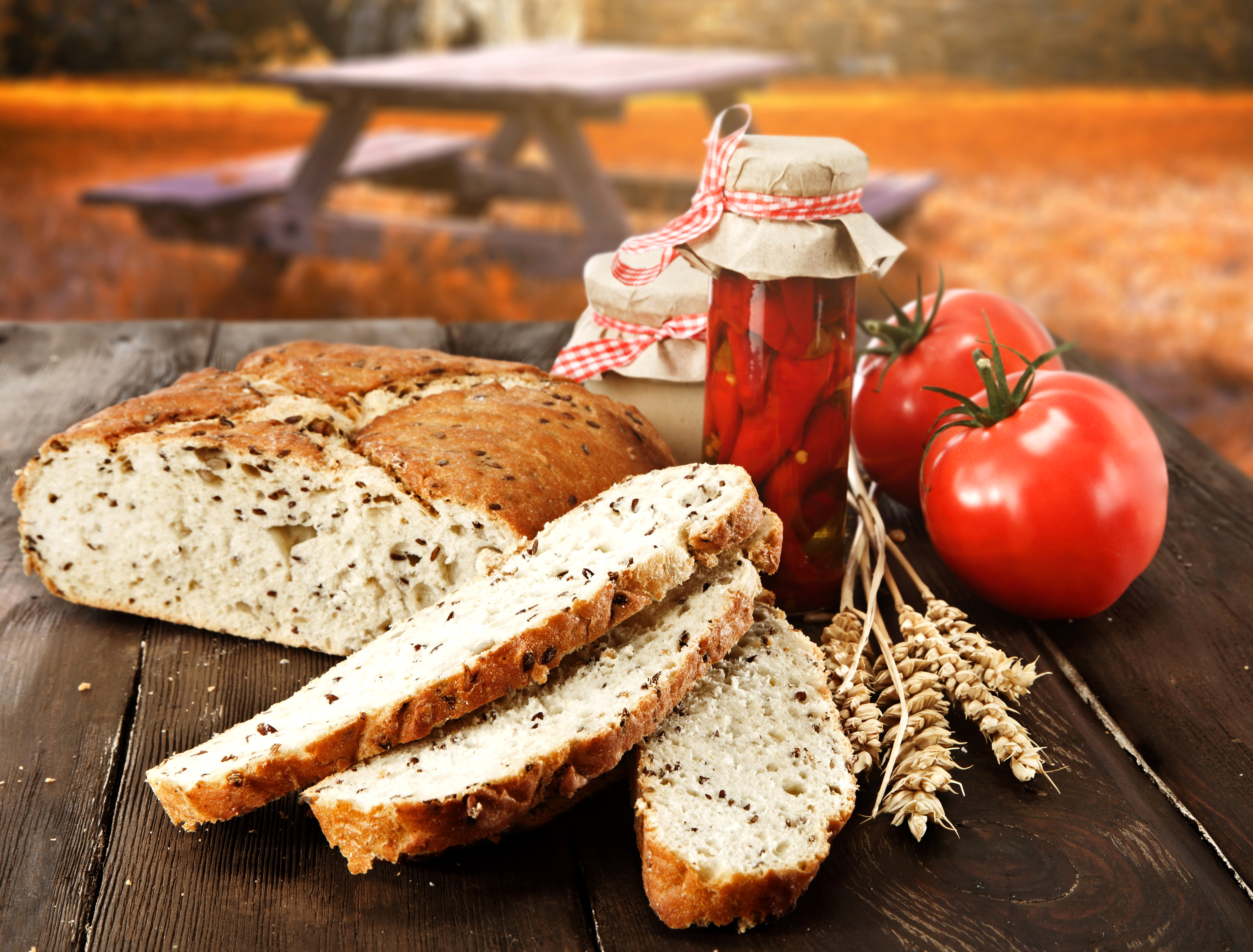 Хлеб и т д. Хлеб. Натюрморт с хлебом. Красивый хлеб. Хлеб и хлебобулочные изделия.
