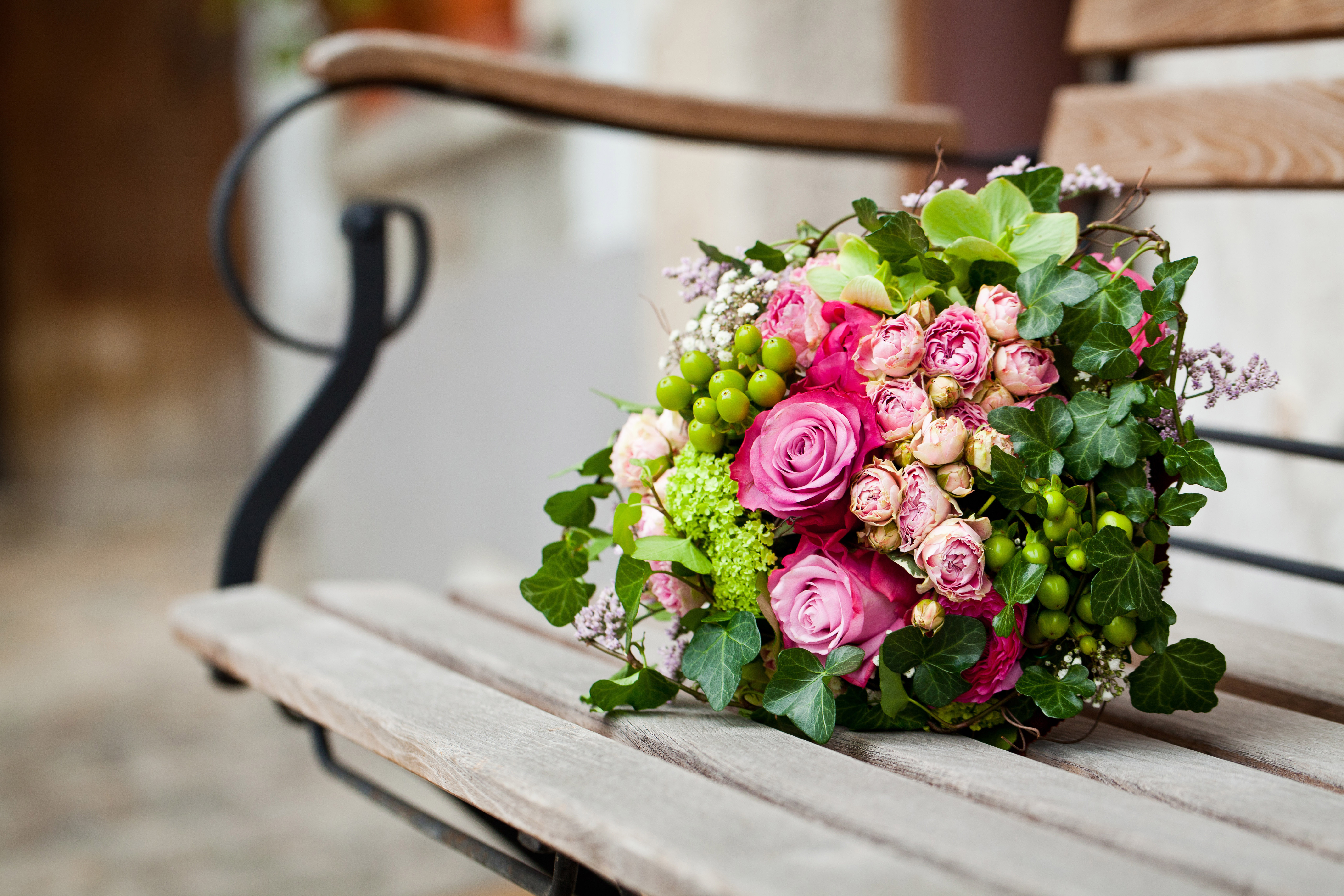 Fotos Sträuße Rosen Blumen Bank (Möbel) 5616x3744