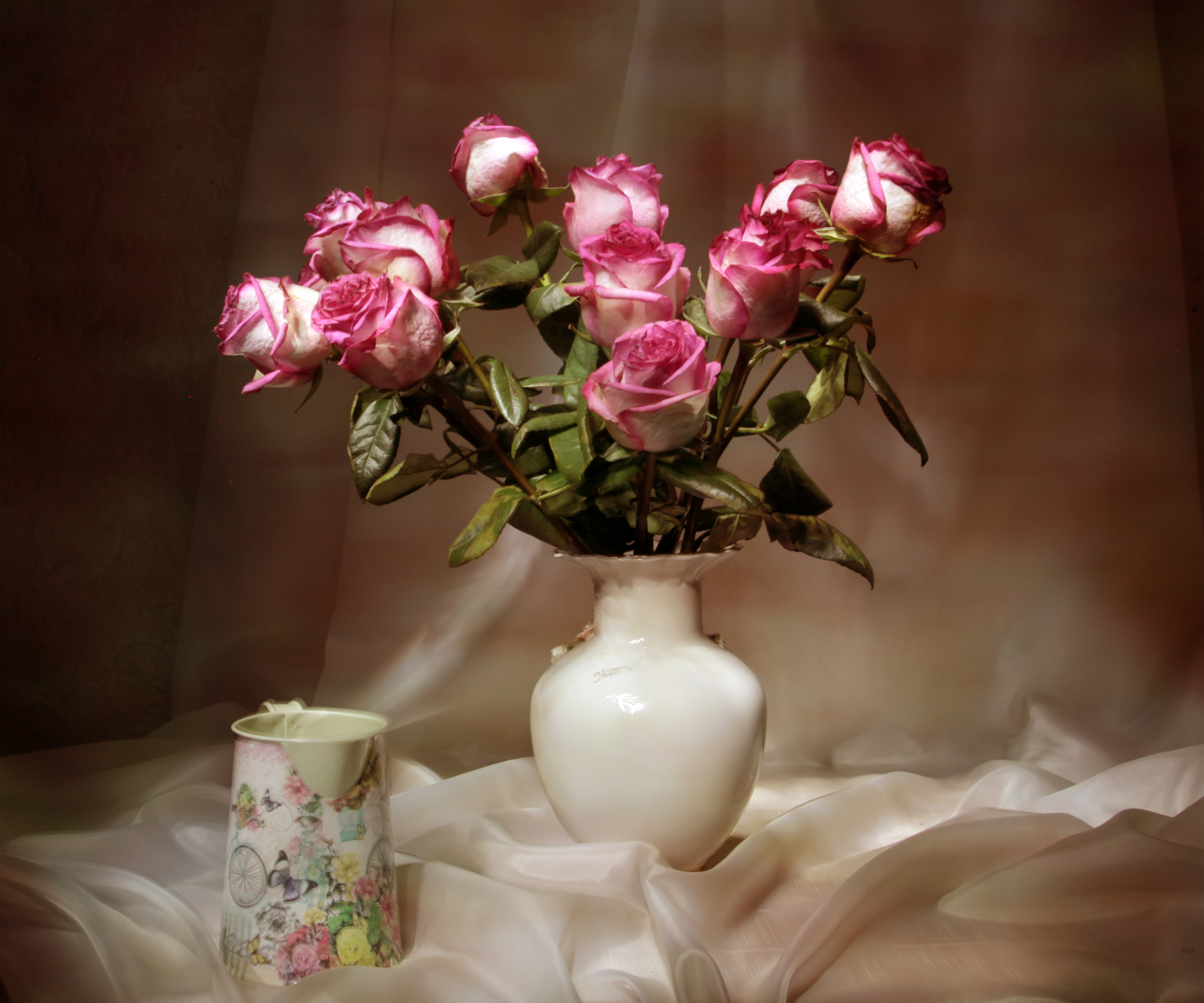 Лучшие розы в вазе. Розы в вазе. Красивый букет в вазе. Букет роз в вазе.