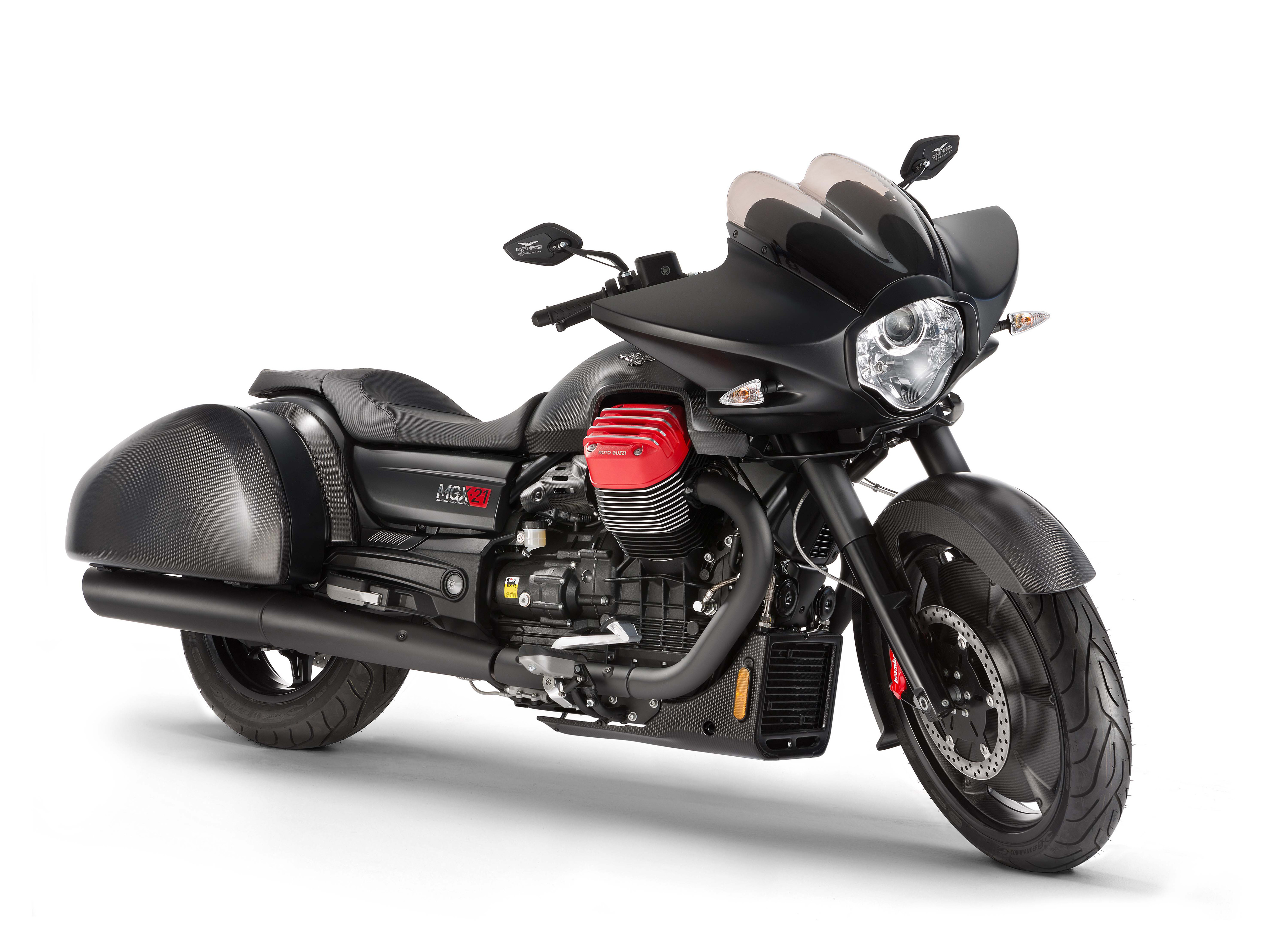 4096x3004 2015-21 Moto Guzzi MGX-21 Flying Fortress Fond blanc Noir moto, motos Motocyclette