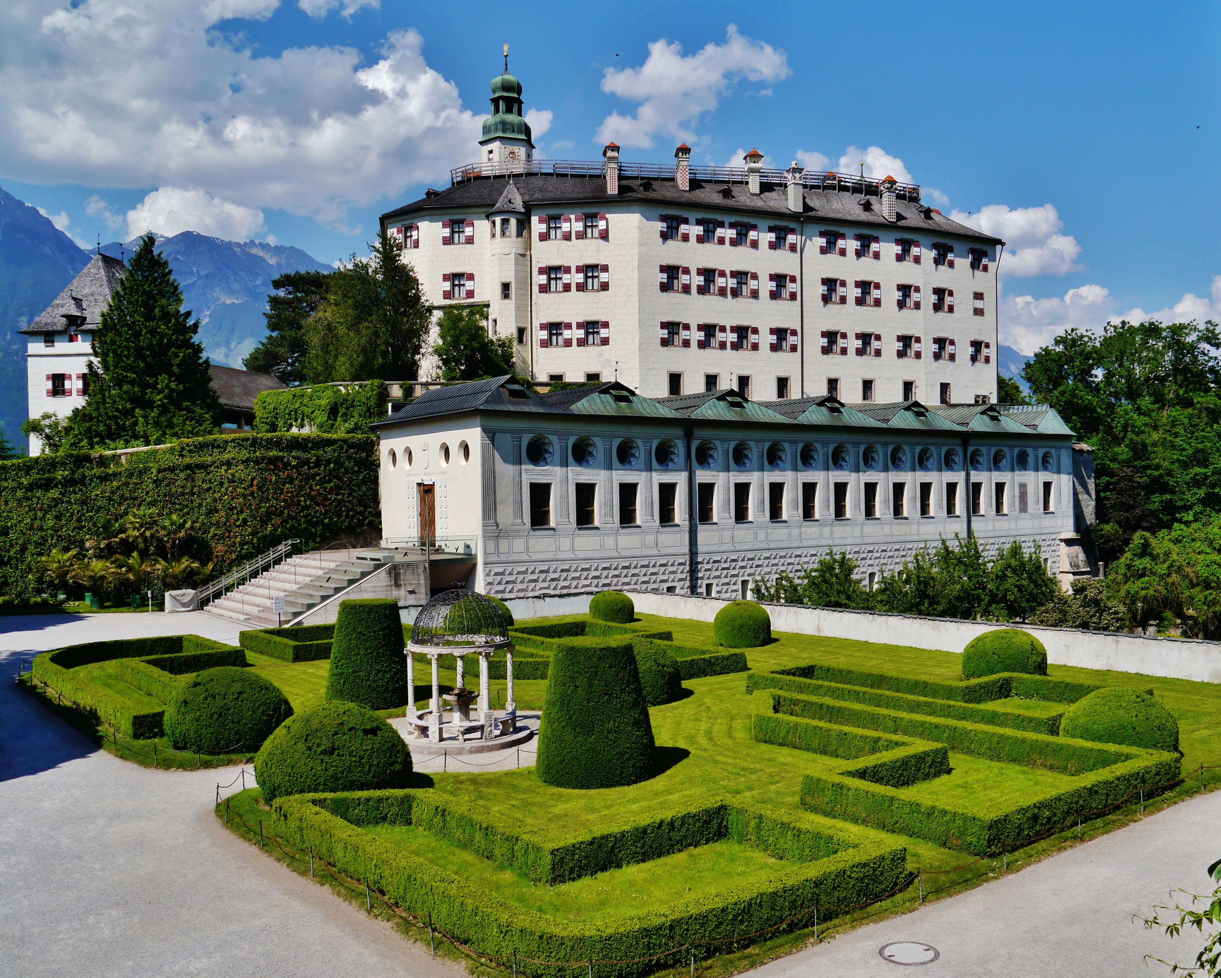 Sfondi Austria Museo Ambras Castle, Innsbruck Castello Città Cespugli Disegno 4110x3291 musei Arbusti