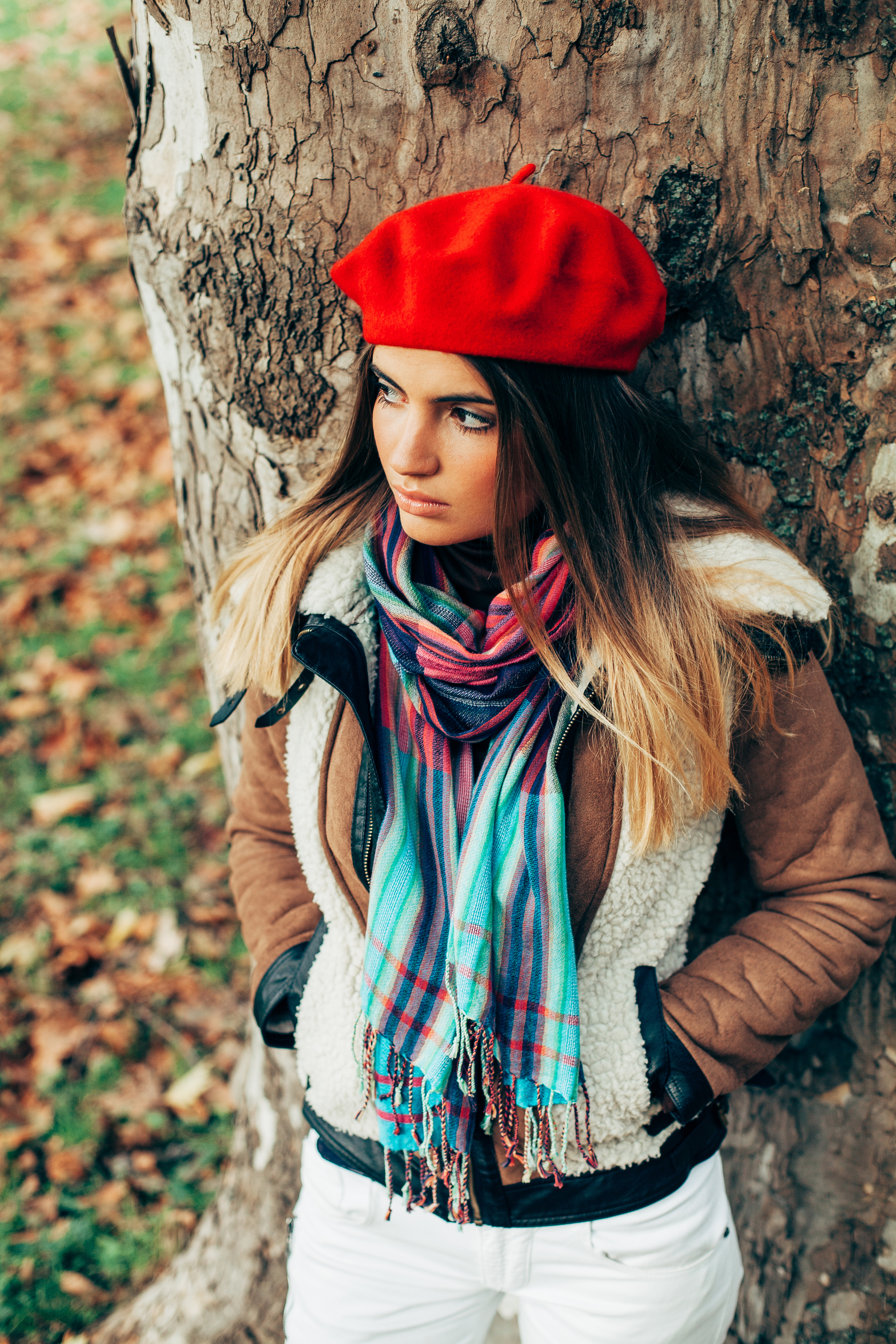 Осенний шарф. Девушка в шарфе. Фотосессия с шарфом. Осенняя фотосессия в шапке и шарфе. Девушка в куртке и шарфе.