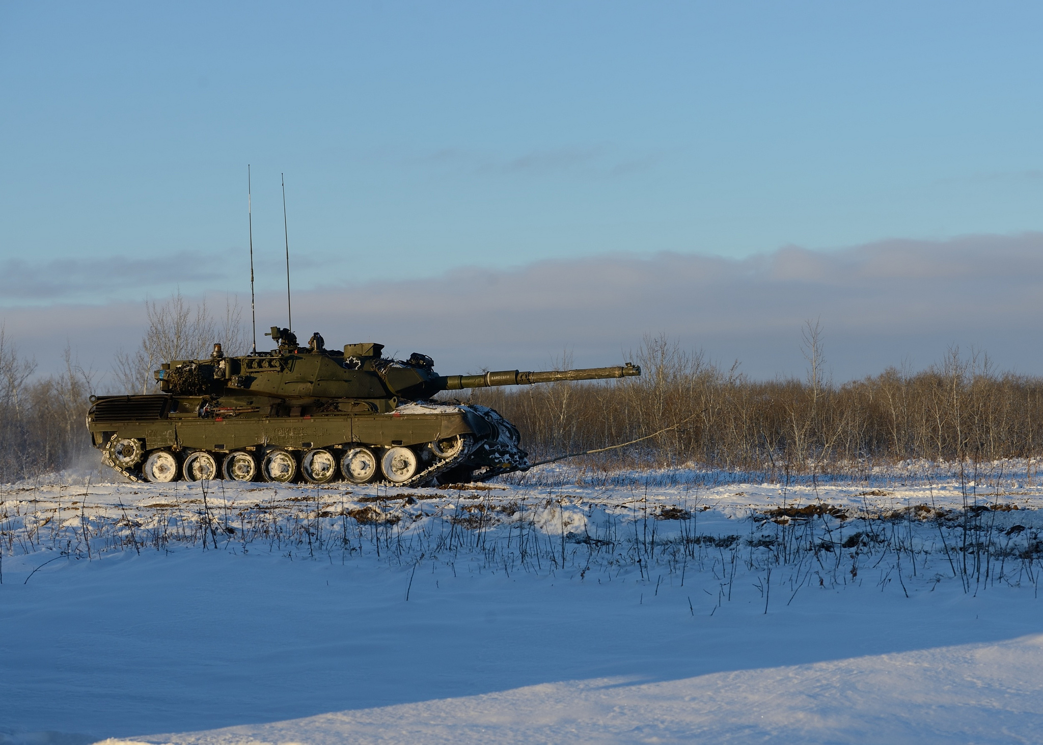 Wallpaper Tanks Leopard 1 Winter Snow military 2048x1463