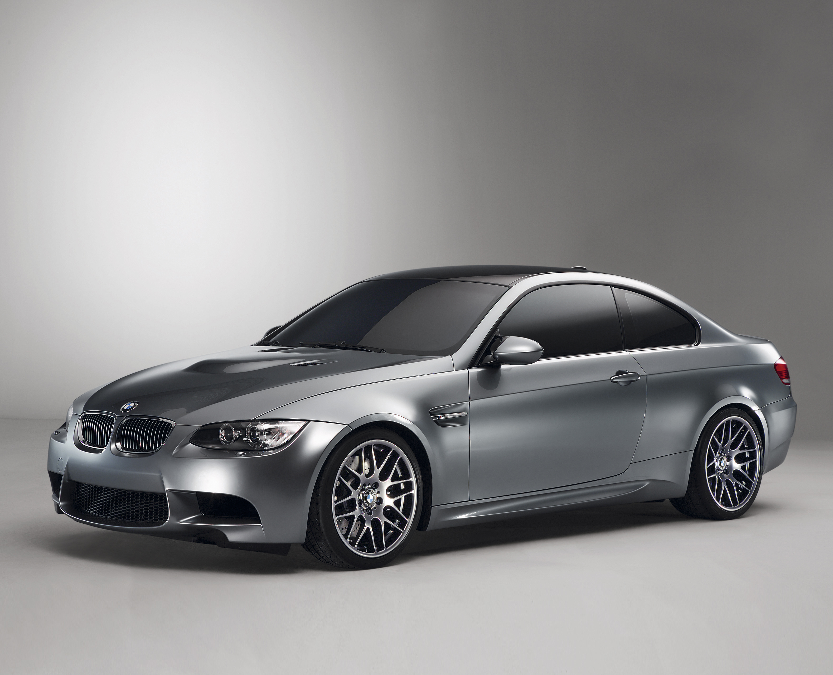 Машина серый металлик. BMW m3 серая. БМВ м3 серая. BMW m3 Coupe 2009. BMW m3 2010 Performance.