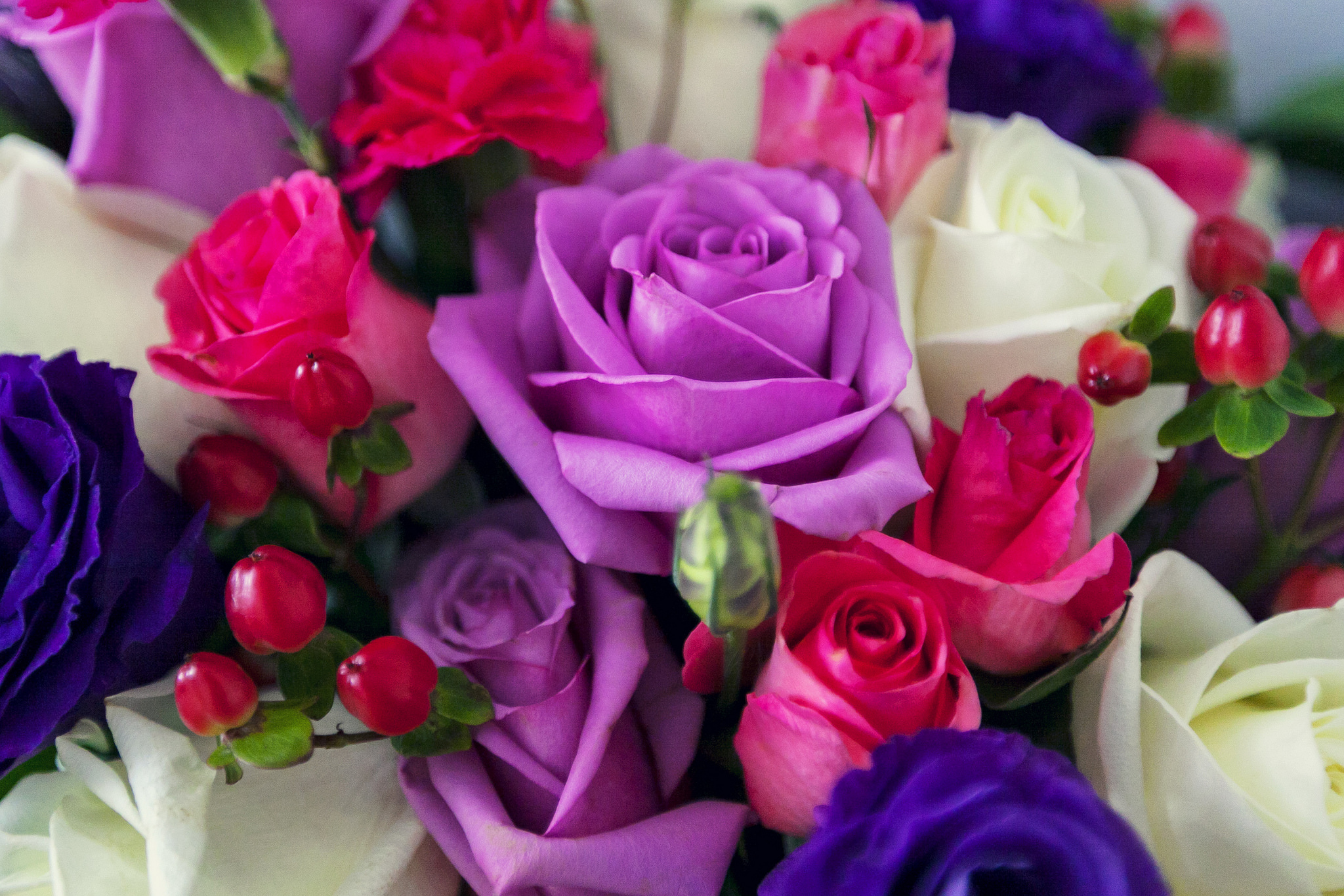 Разные красивые. Красивые цветы. Красивый букет цветов. Шикарные цветы. Разноцветные розы.