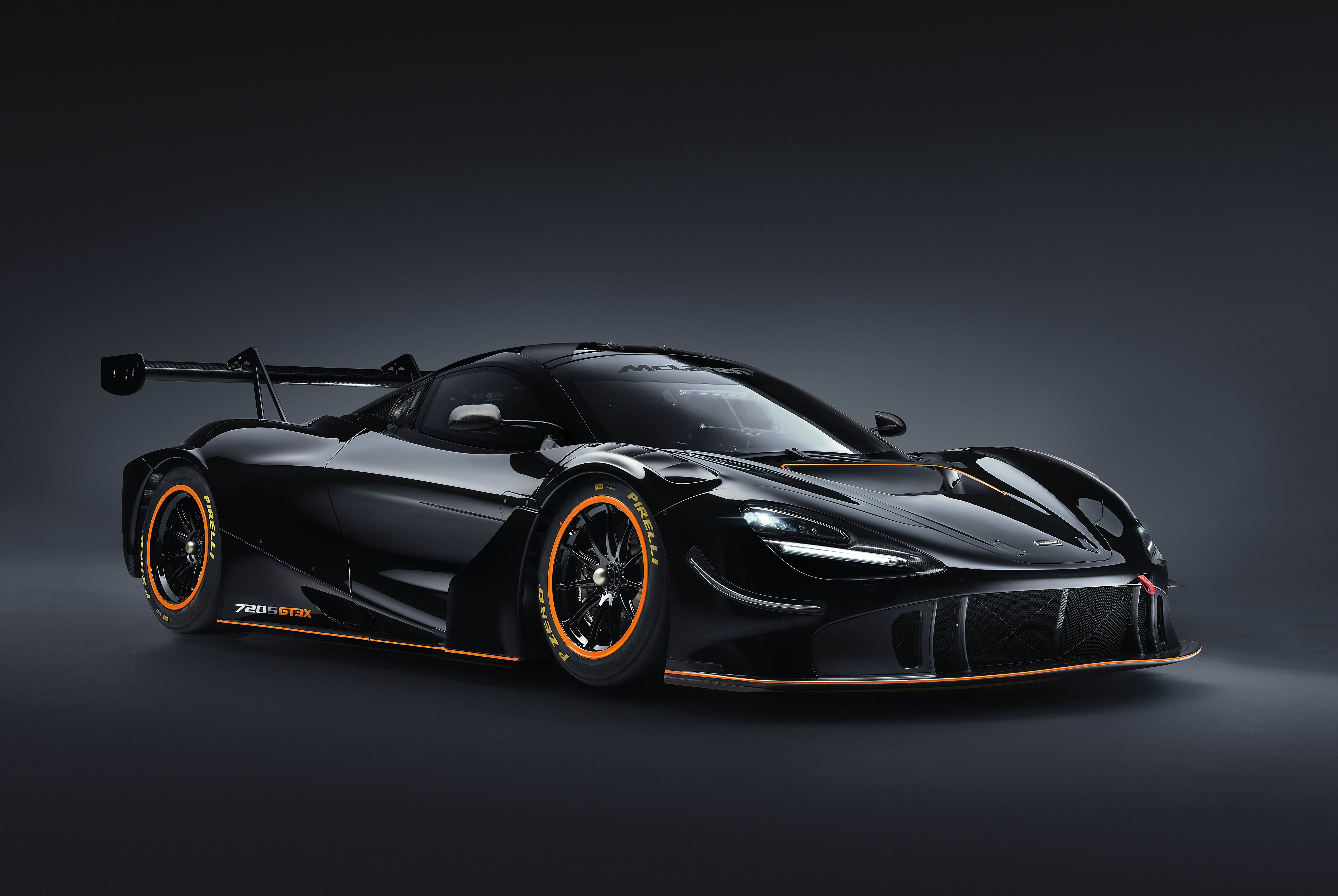 6000x4020 McLaren 2021 720S GT3X Fond gris Noir Métallique voiture, automobile Voitures