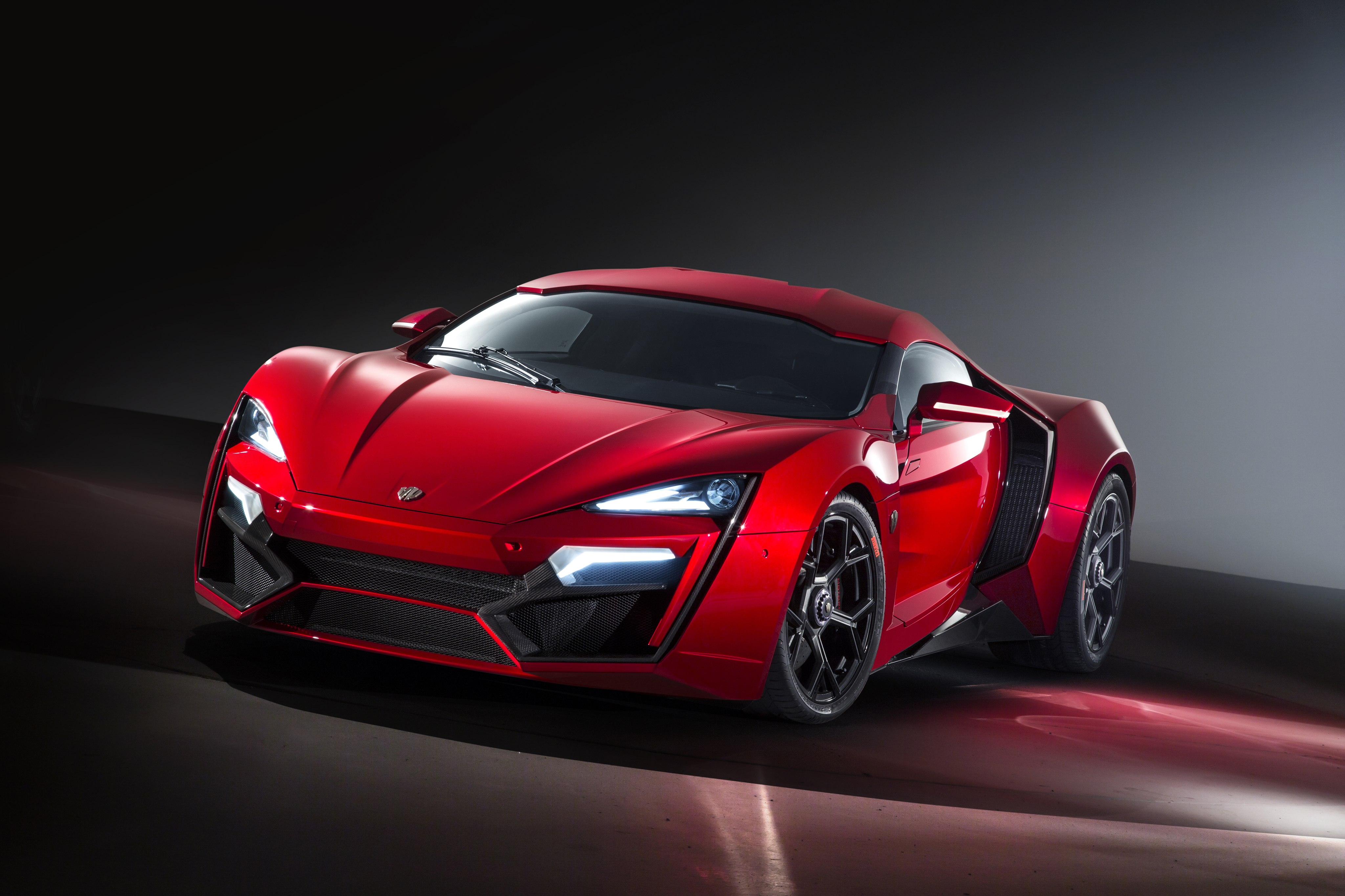 Hyper car. Lykan Hypersport. W Motors Lykan Hypersport. Lykan Hypersport красная. Машина Lykan Hypersport.