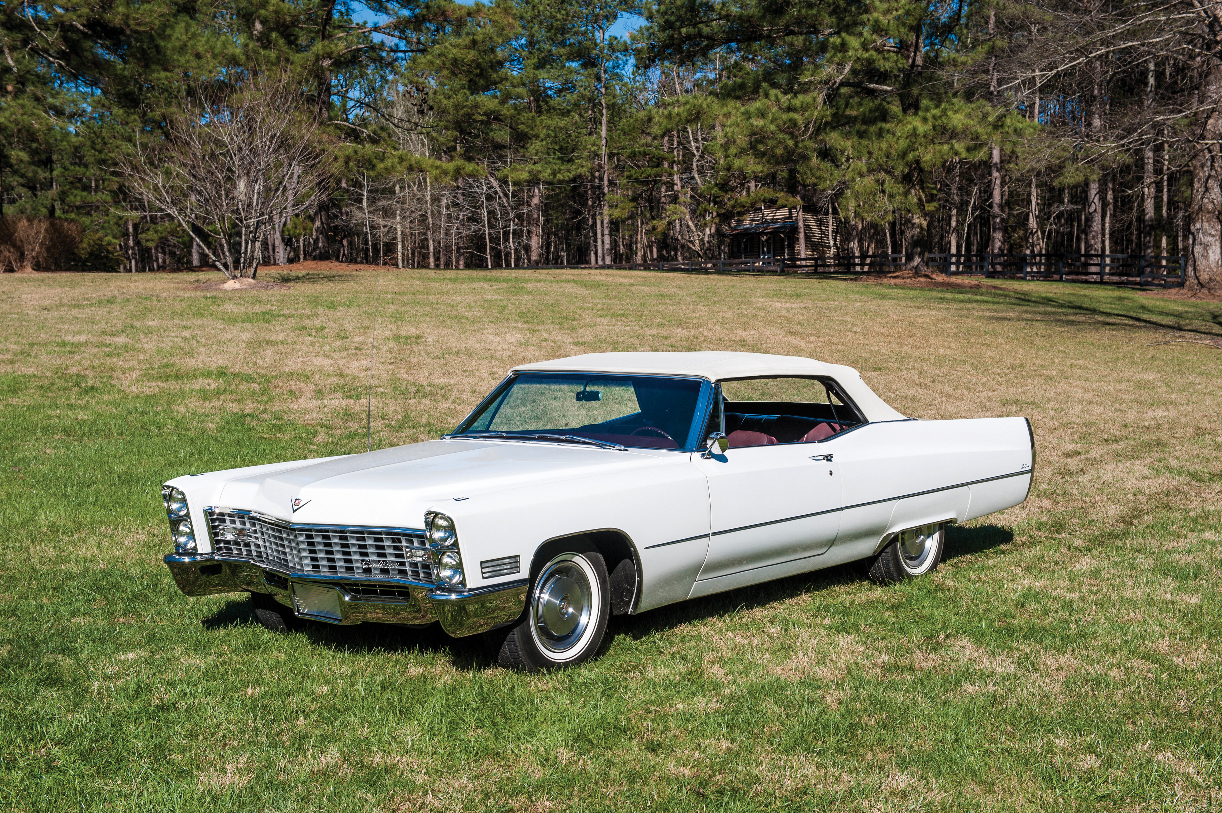 Фото Кадиллак 1967 DeVille Convertible белые старинные 4000x2662