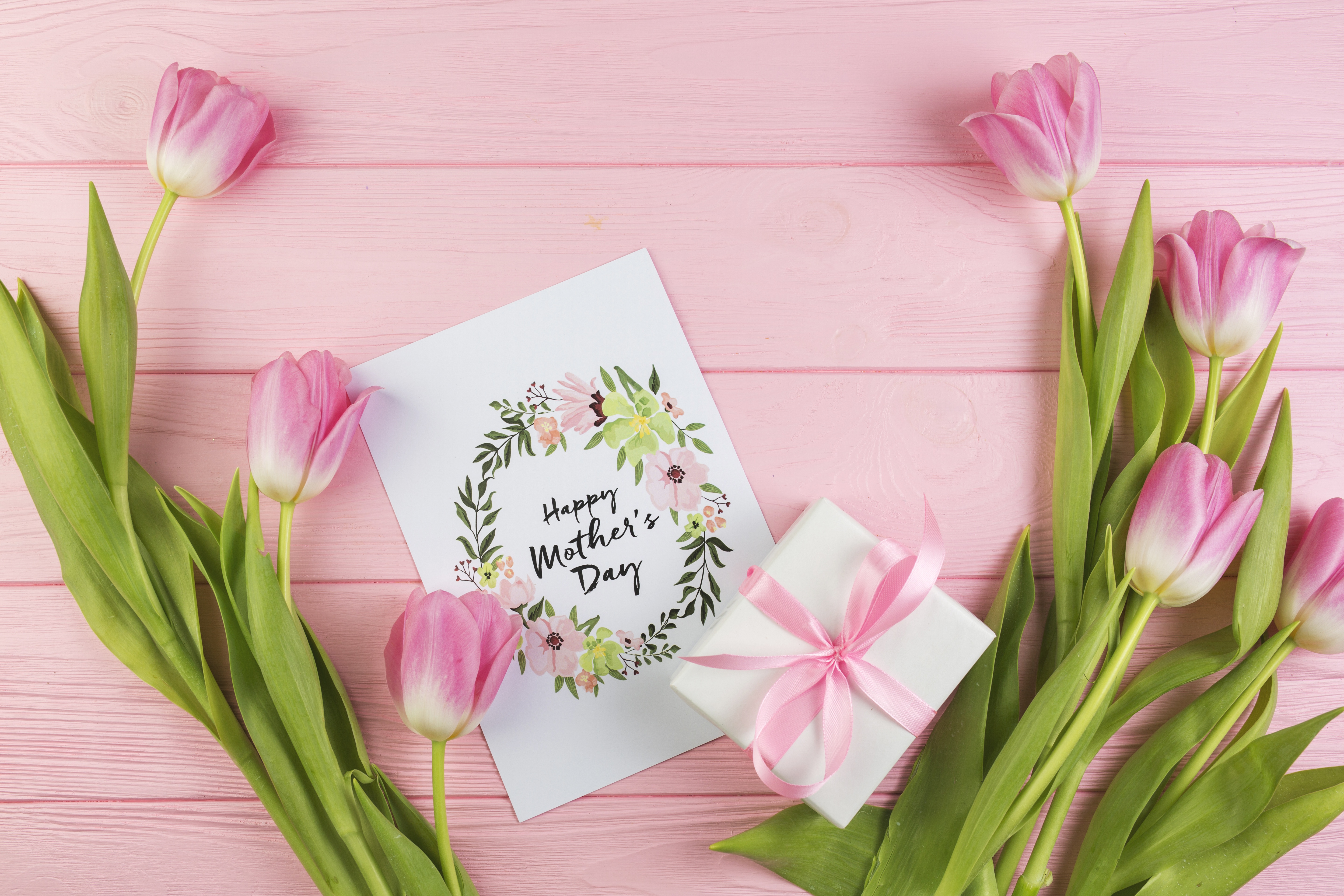 Тюльпаны открытки красивые с пожеланиями. Весенние цветы для мамы. Тюльпаны открытка. Весенние цветы в подарок.
