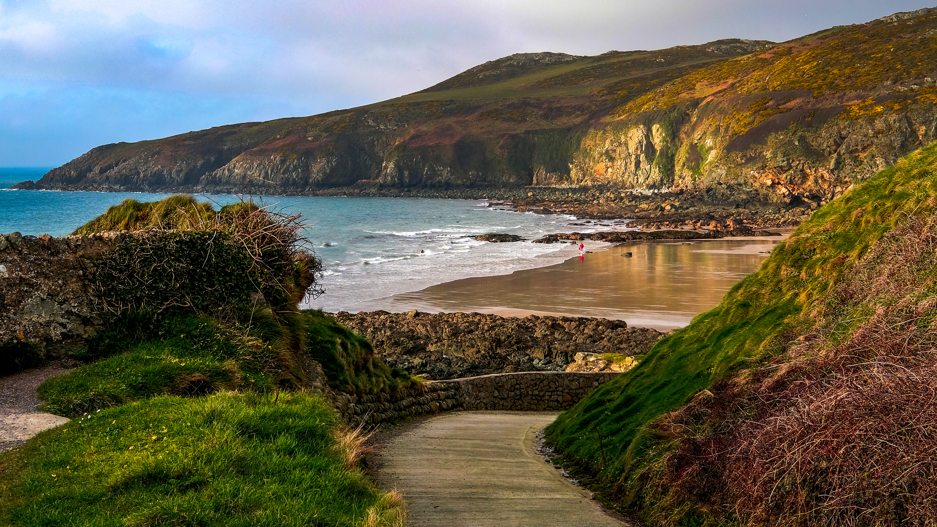 Uk blue coast. Бухта три Клифс Уэльс. Южный Уэльс Англия. Великобритания Уэльс Гауэр остров\. Корнуолл Великобритания.