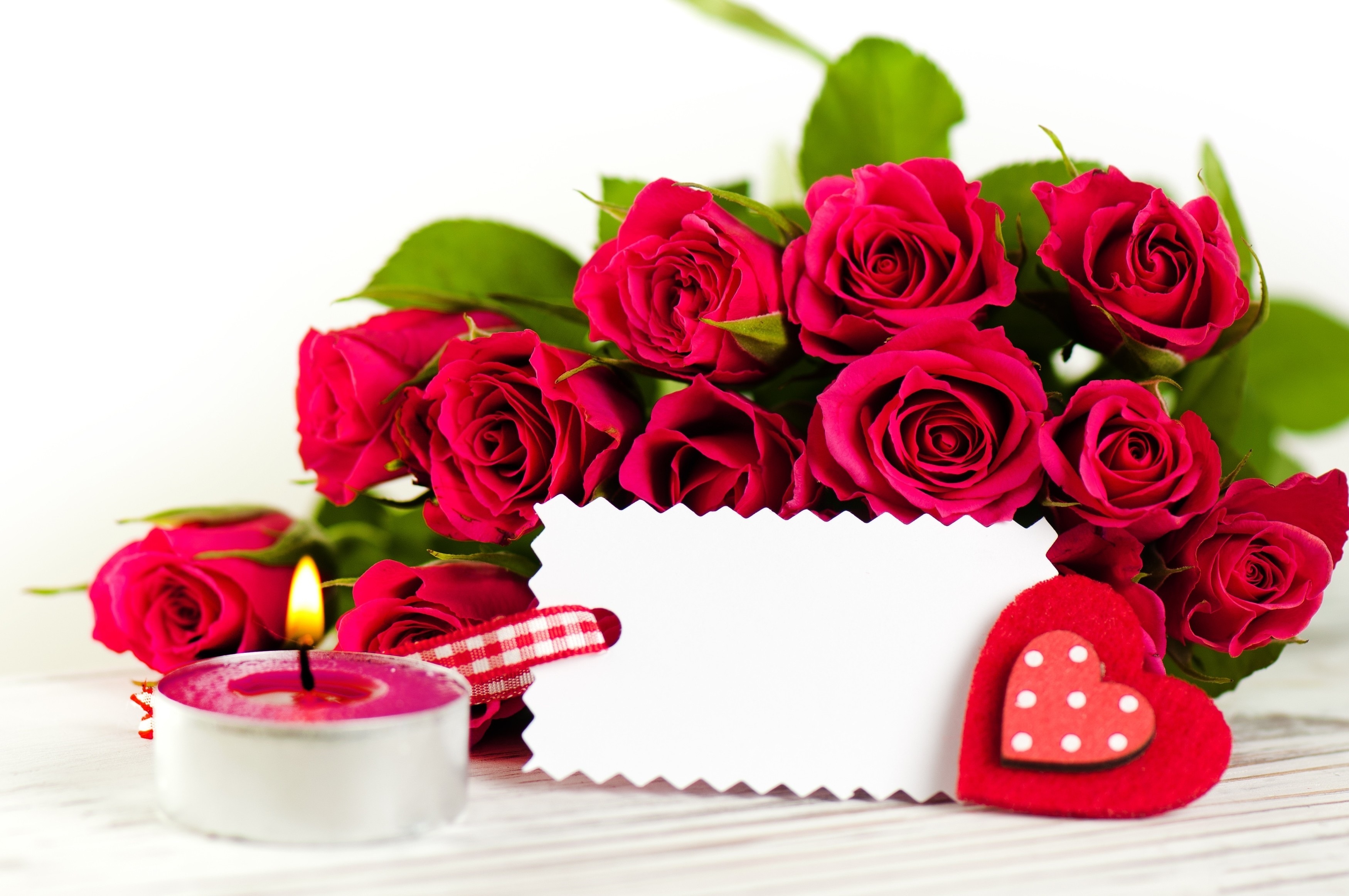 3499x2325 Rosas Velas Día de San Valentín Rojo Corazón flor, rosa Flores
