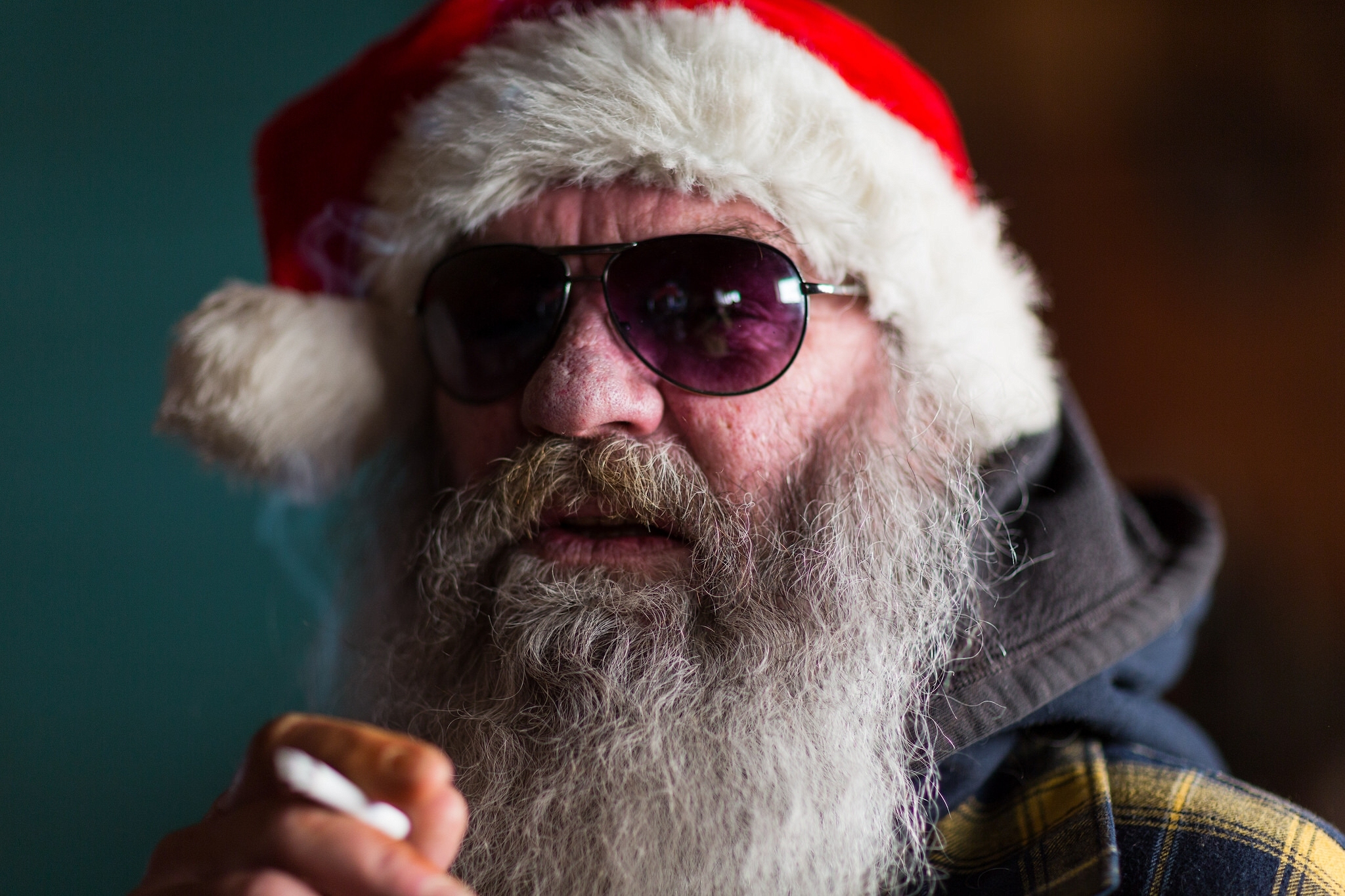 Новый мужик. Крутой дед Мороз. Дед Мороз в очках. Брутальный дед Мороз. Санта Клаус в очках.