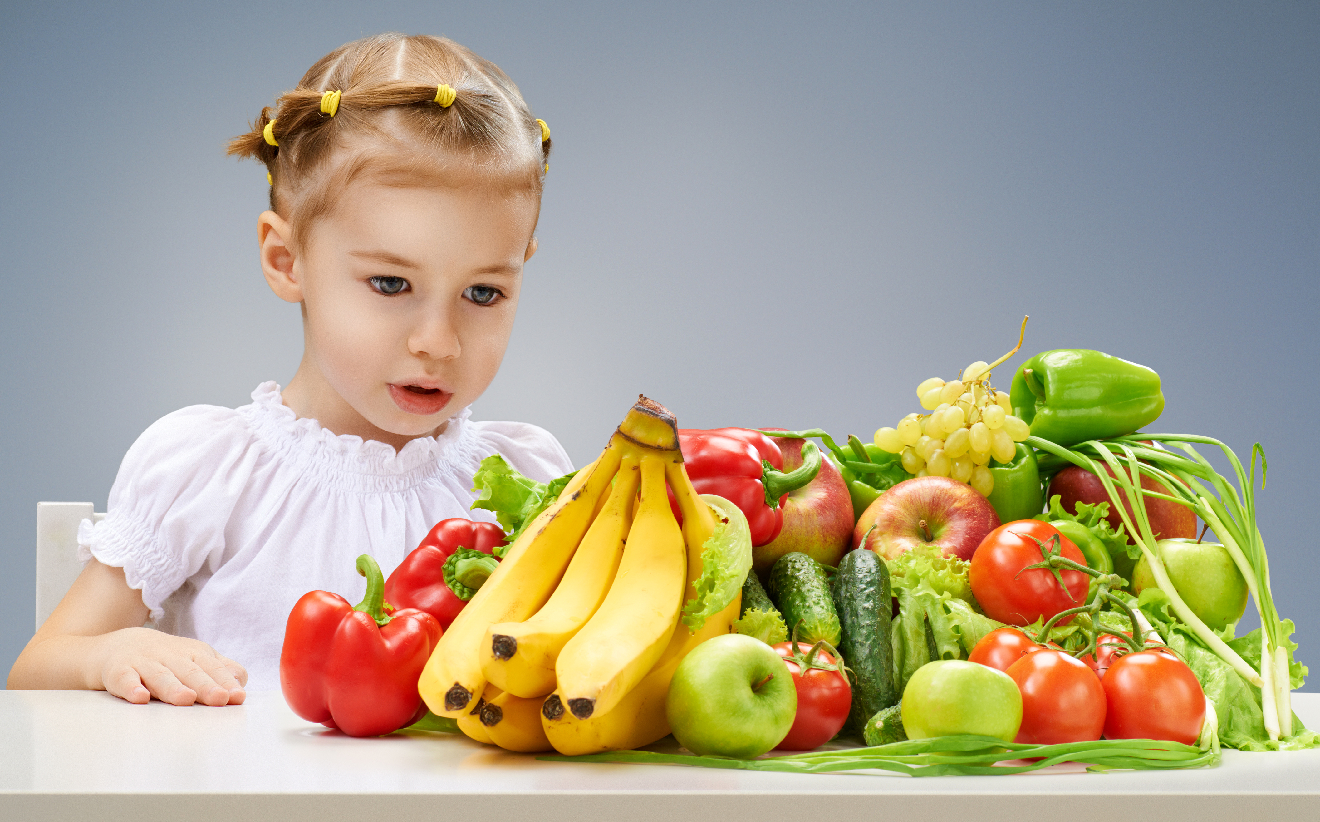 Полезные продукты для детей дошкольного возраста. Овощи и фрукты для детей. Овощи и фрукты в питании детей. Здоровое питание для детей. Фрукты для детей.