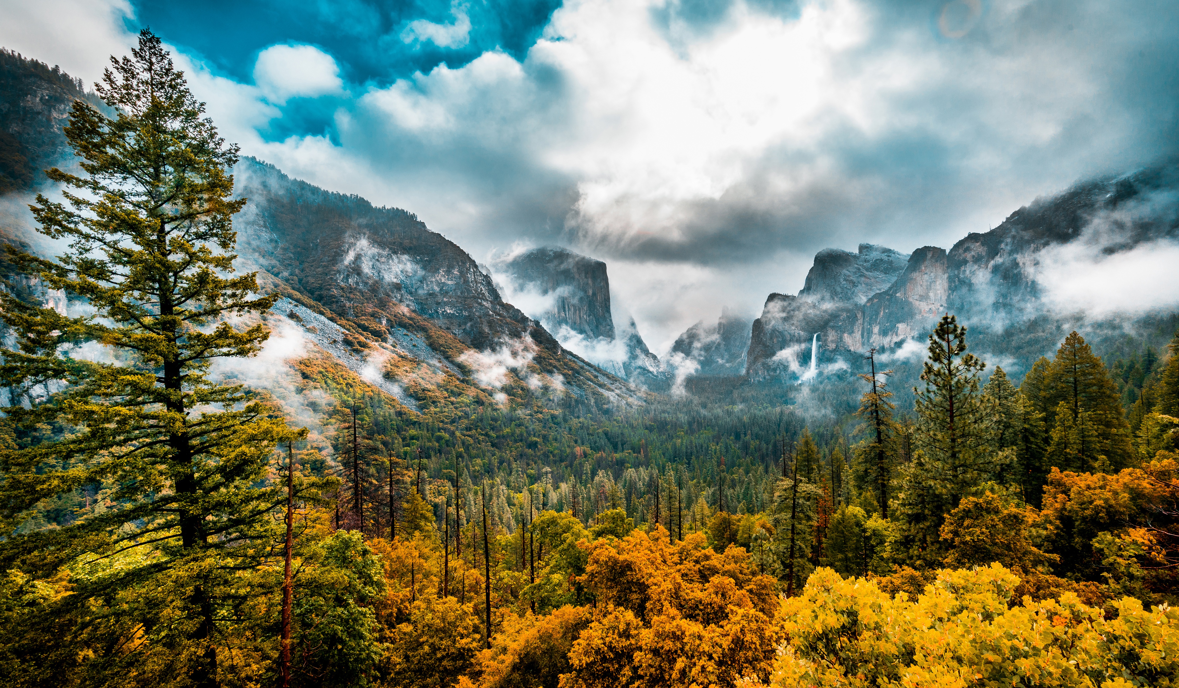 壁紙 4500x2627 アメリカ合衆国 森林 秋 風景写真 Sierra Nevada 木 ヨセミテ国立公園 雲 カリフォルニア州 谷 自然 ダウンロード 写真