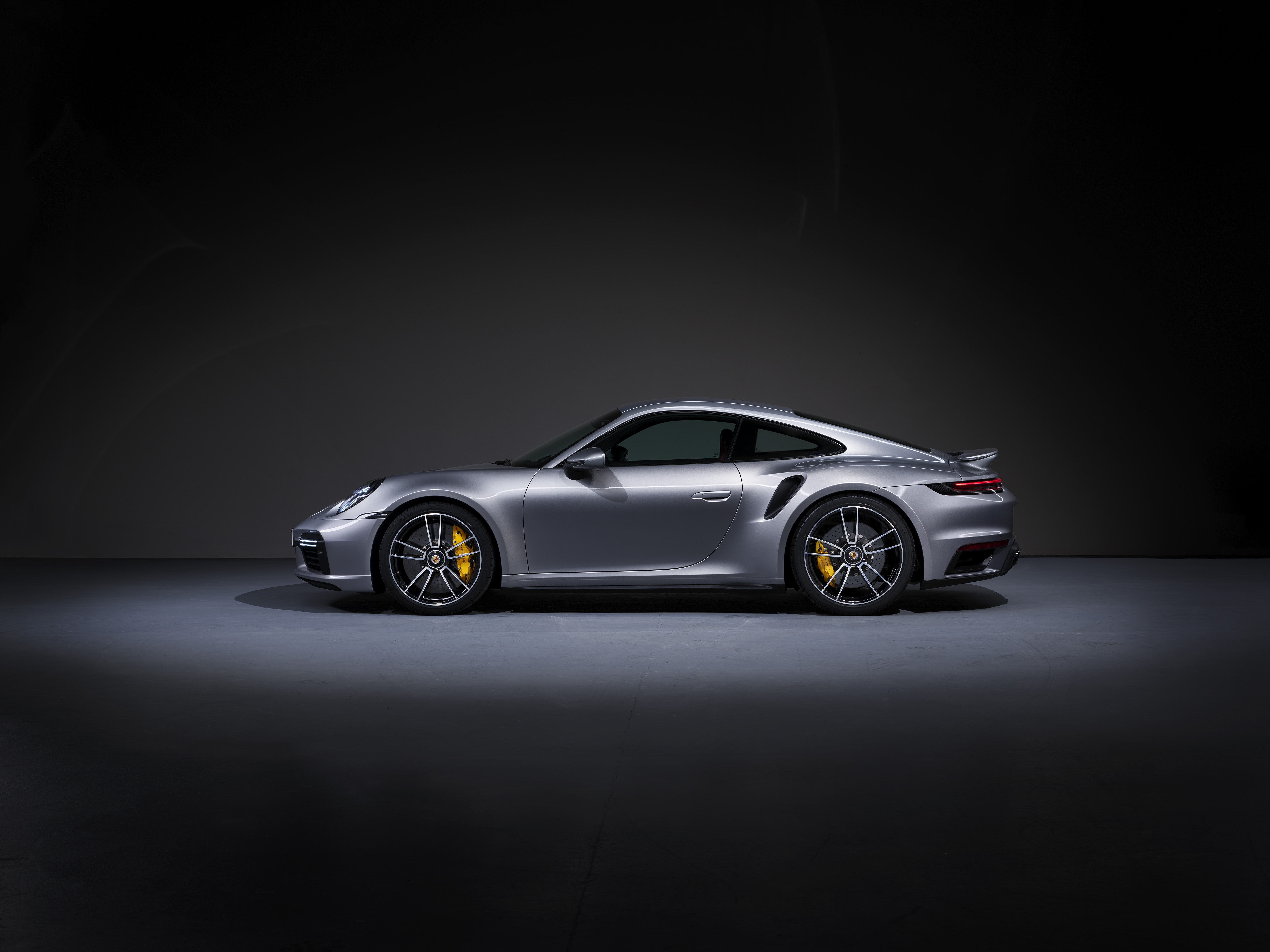 Photo Porsche 911, Turbo S, 2020, 992 Coupe Silver color 5040x3780