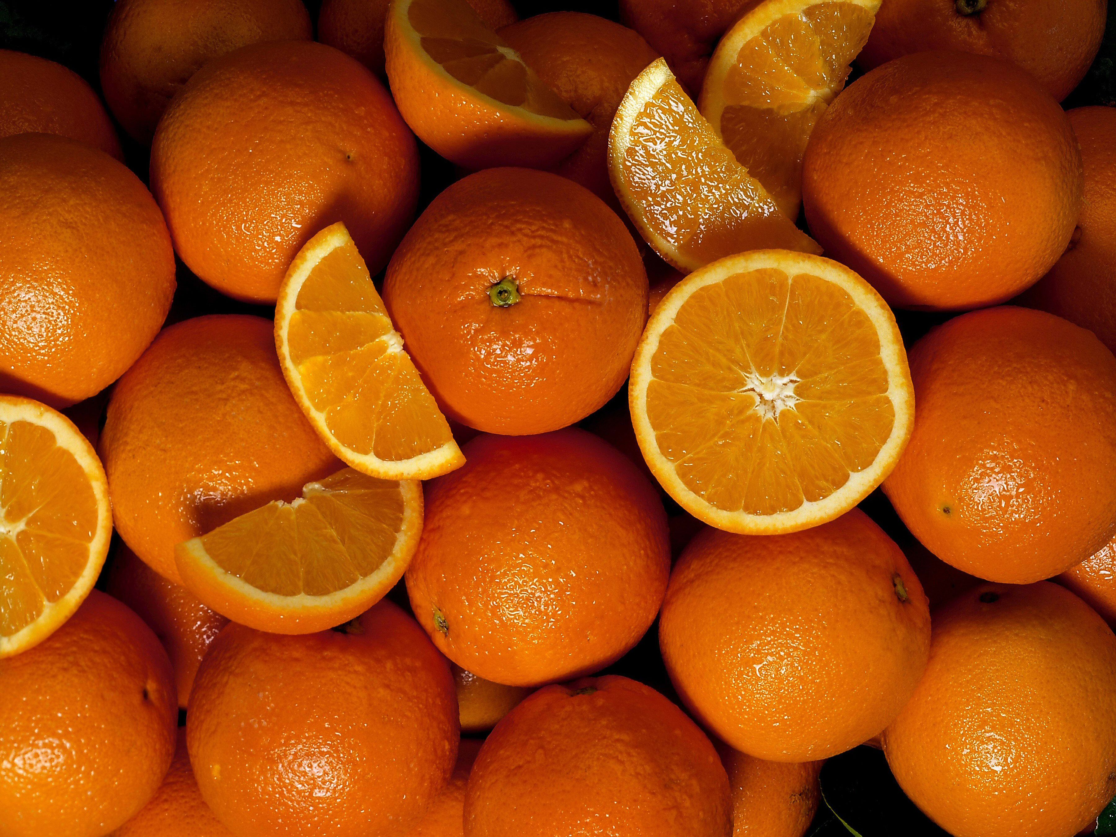 Апельсин википедия. Померанец апельсин. Апельсин цитрусовые. Апельсины фон. Оранжевый фрукт.