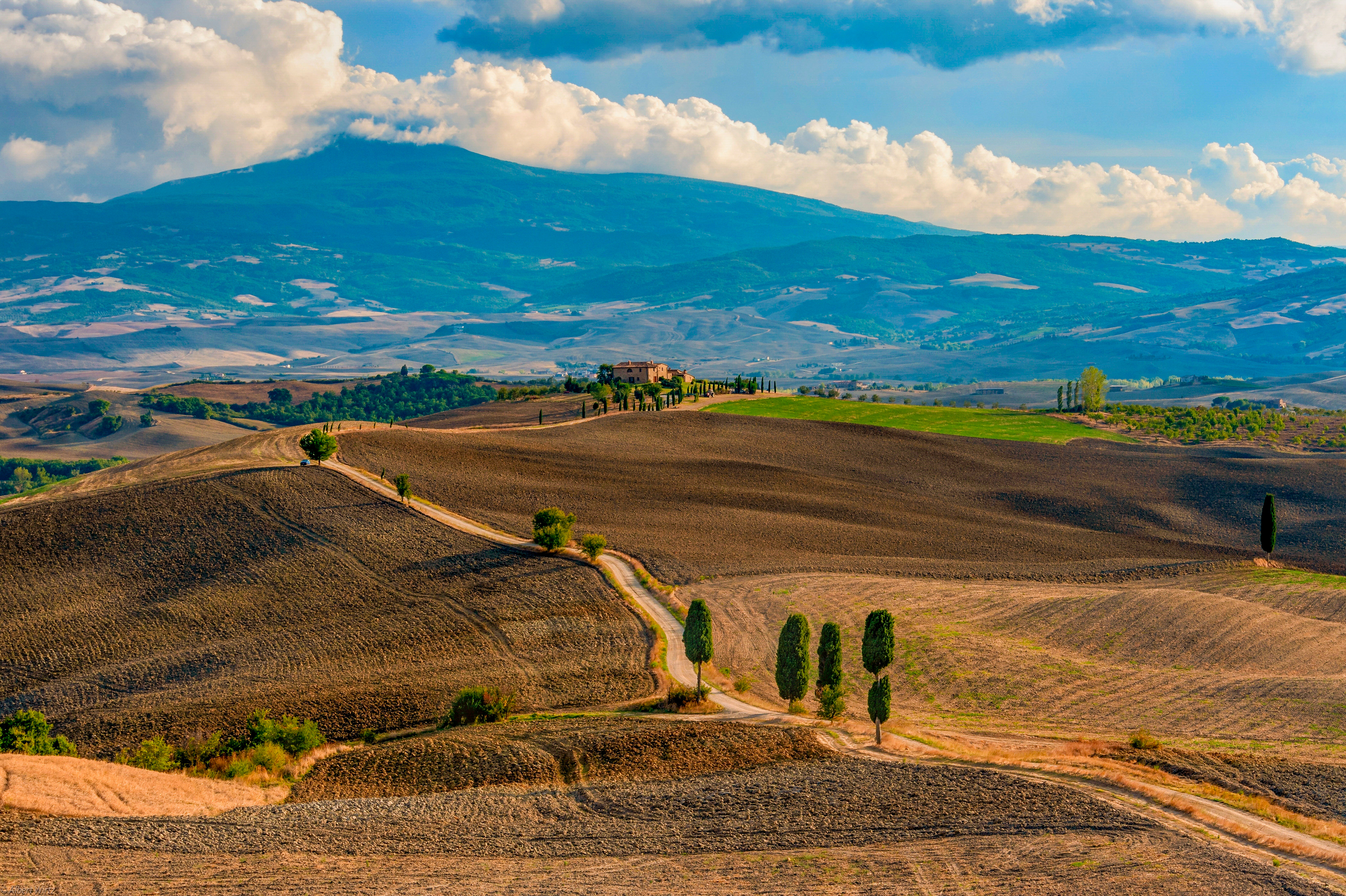 4096x2726 Italia Toscana Campos Carreteras Montañas Nube montaña Naturaleza