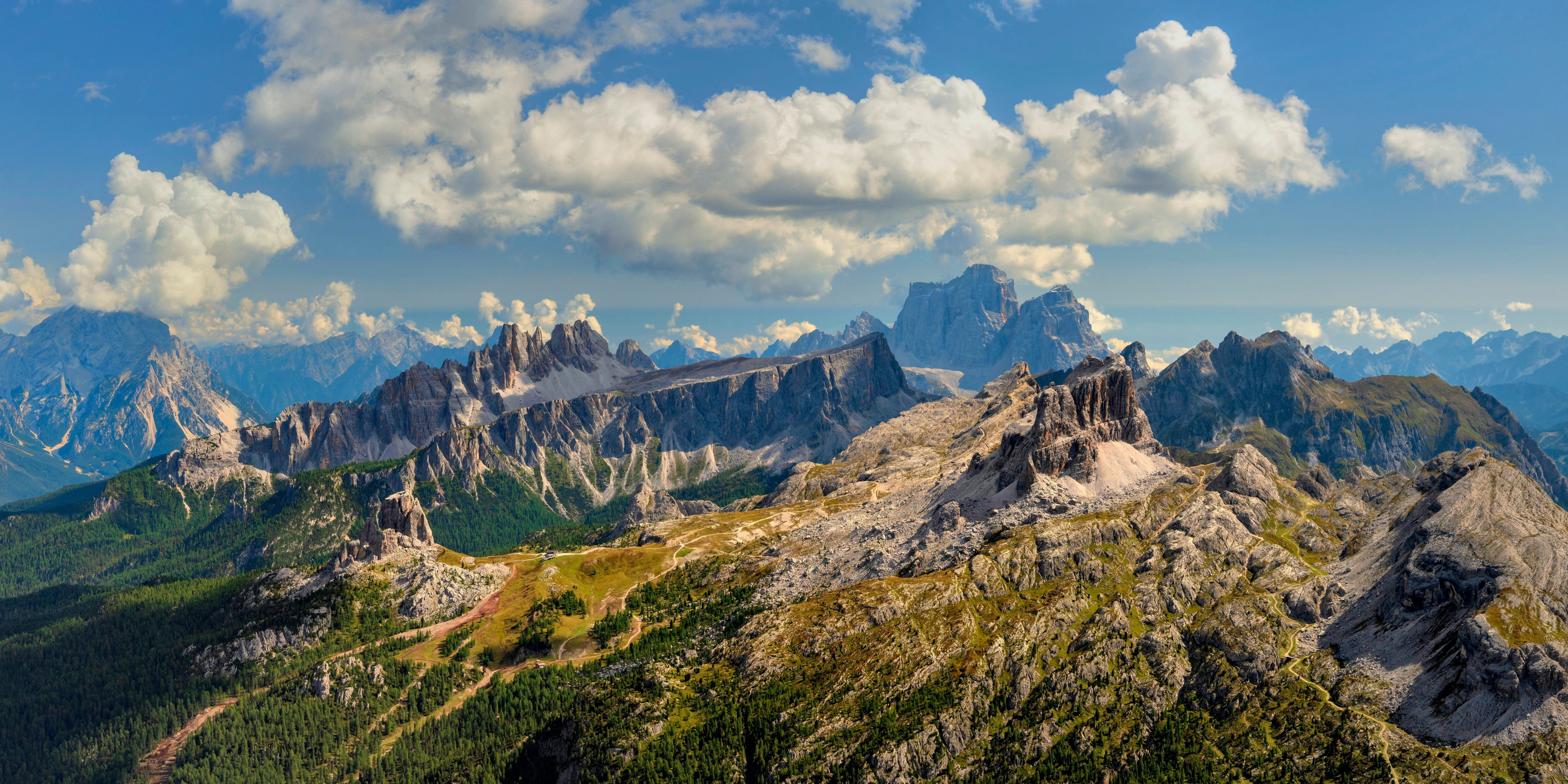 Sfondi del desktop Alpi Italia Dolomites Natura falesia montagna Paesaggio Nuvole Montagne Il dirupo Nubi
